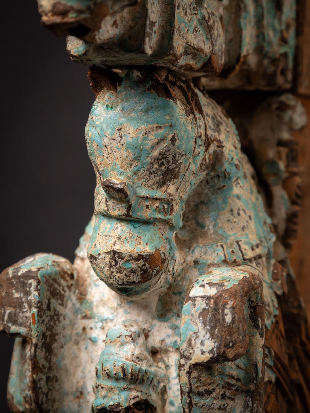 18th century Antique wooden temple fragment of a Horse head For Sale 6