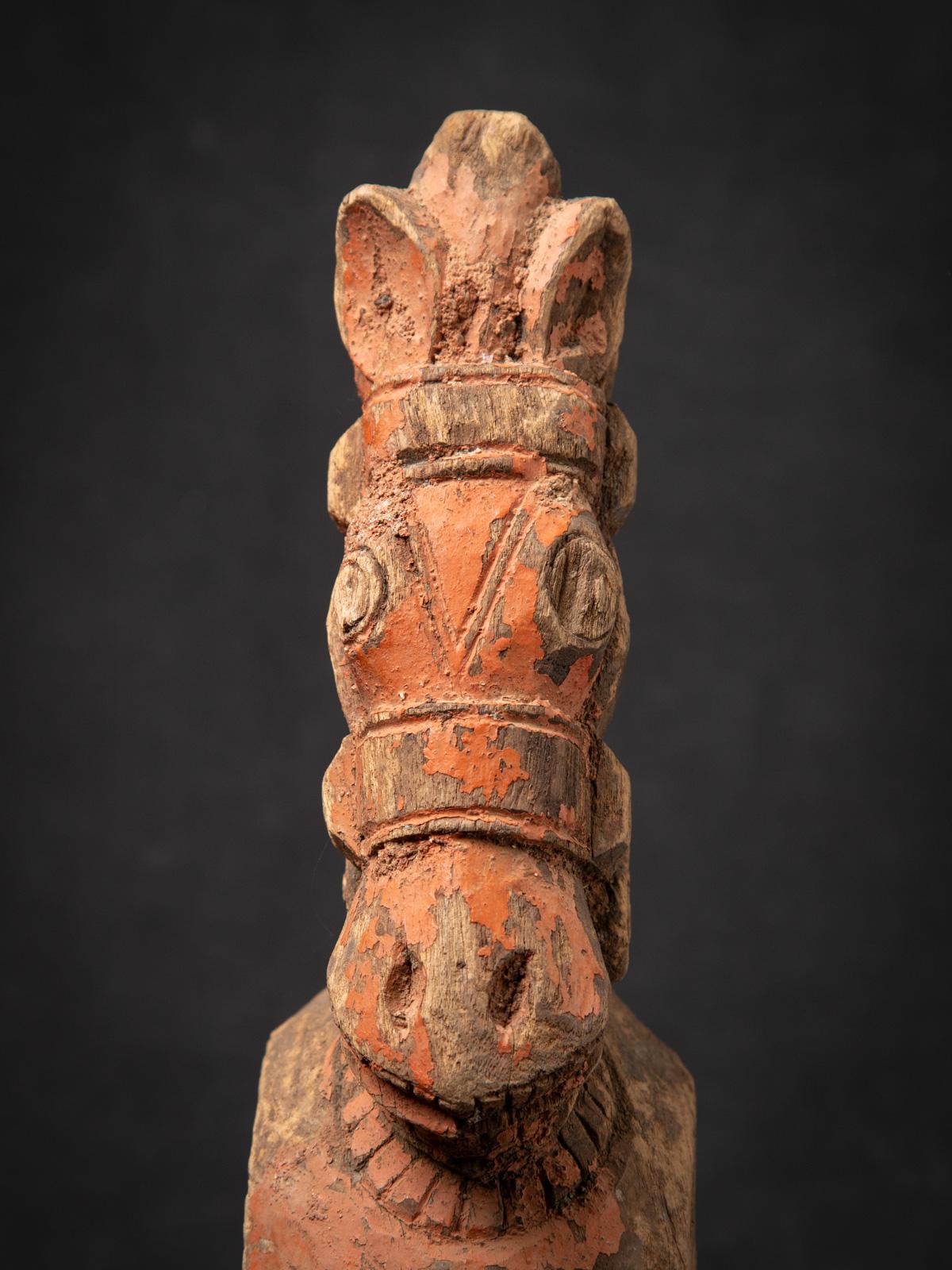 18th century Antique wooden temple fragment of a Horse head For Sale 7