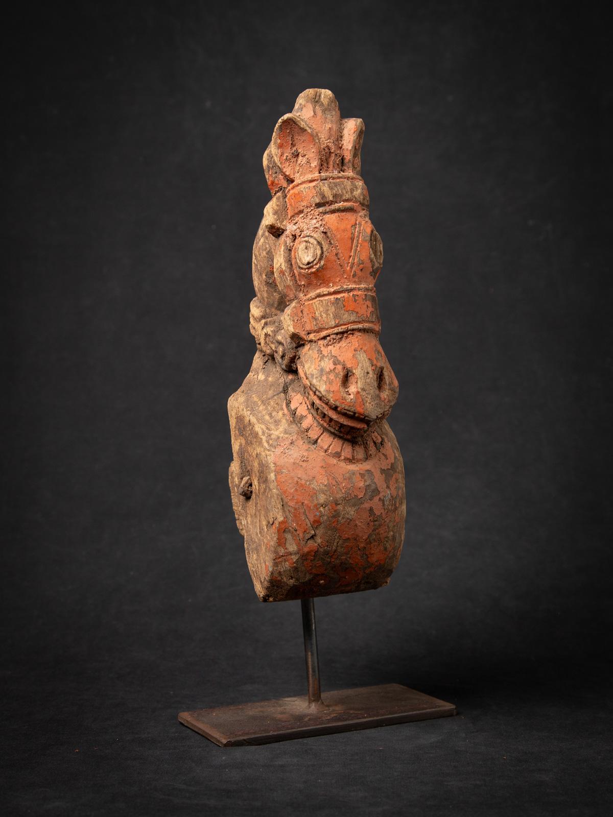 18th century Antique wooden temple fragment of a Horse head For Sale 9