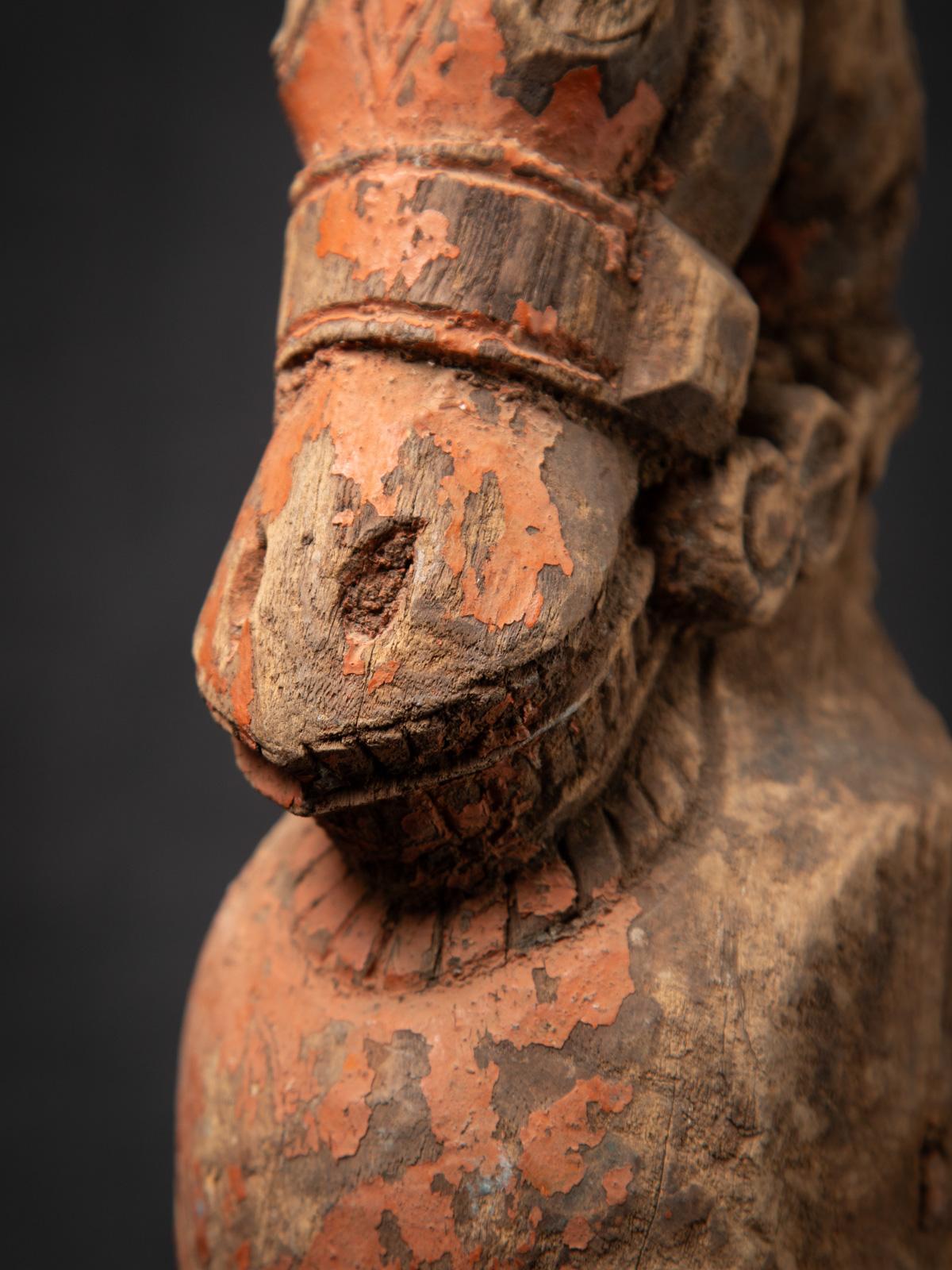 18th century Antique wooden temple fragment of a Horse head For Sale 1