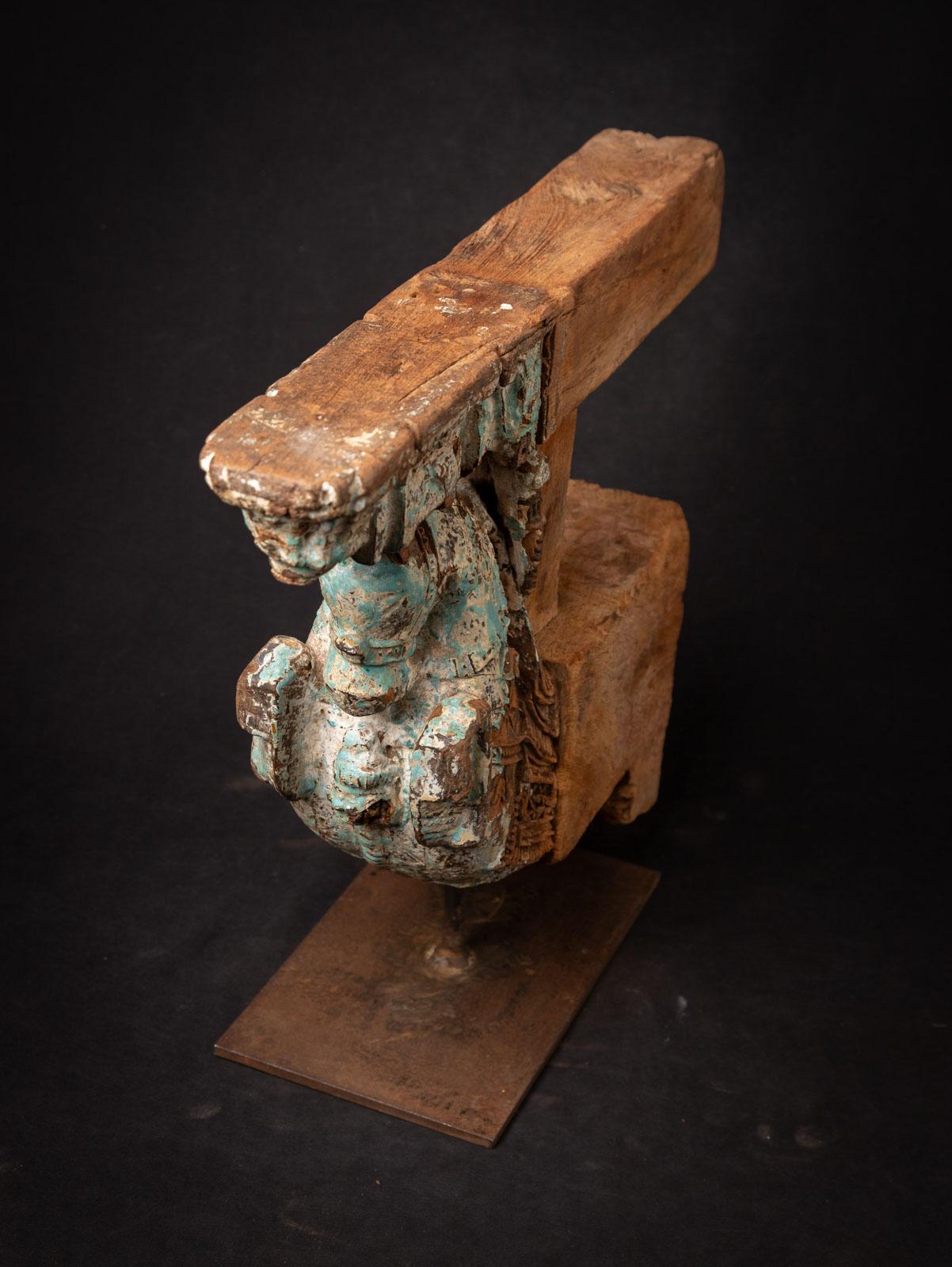 18th century Antique wooden temple fragment of a Horse head For Sale 3