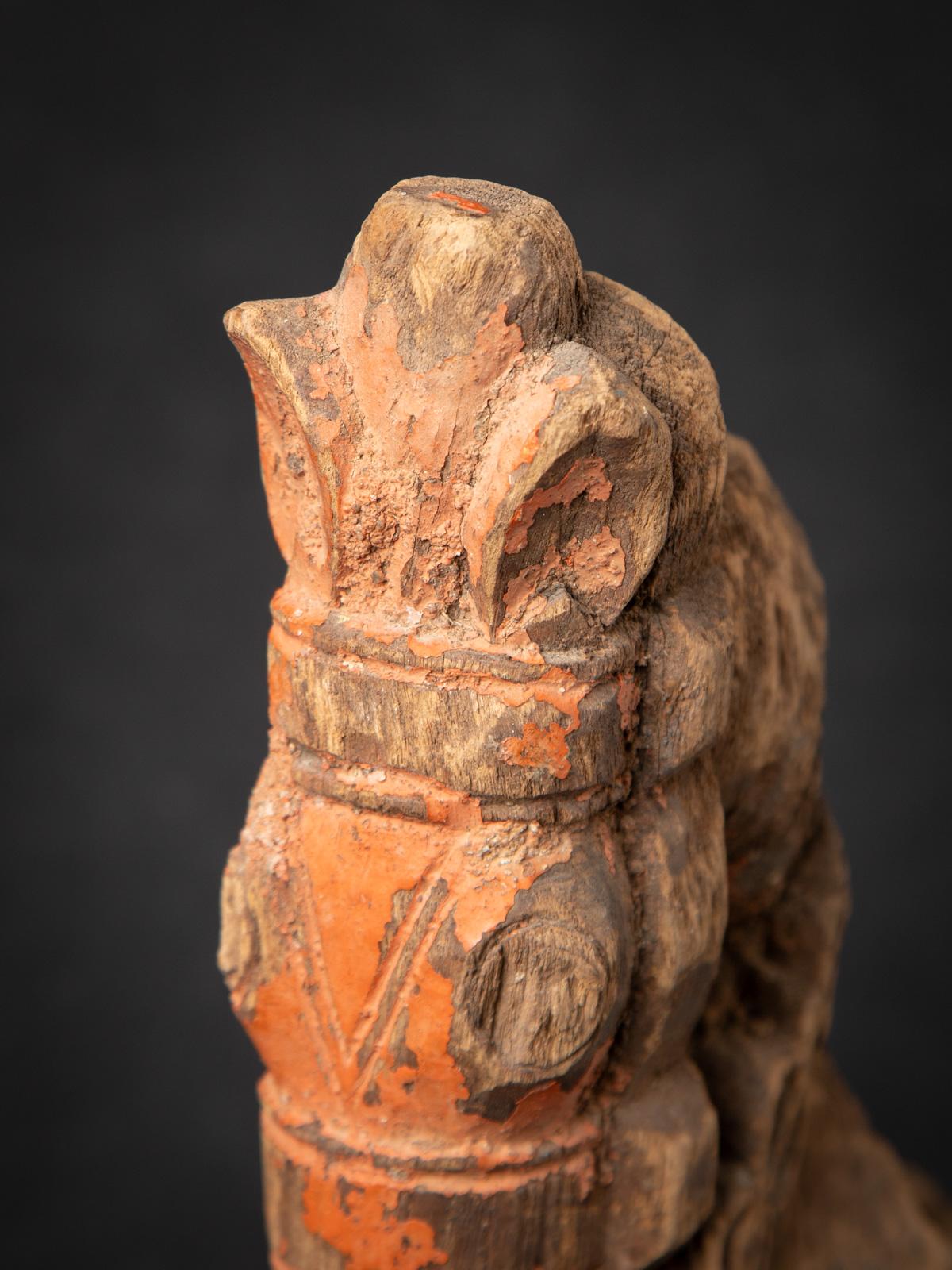 18th century Antique wooden temple fragment of a Horse head For Sale 3