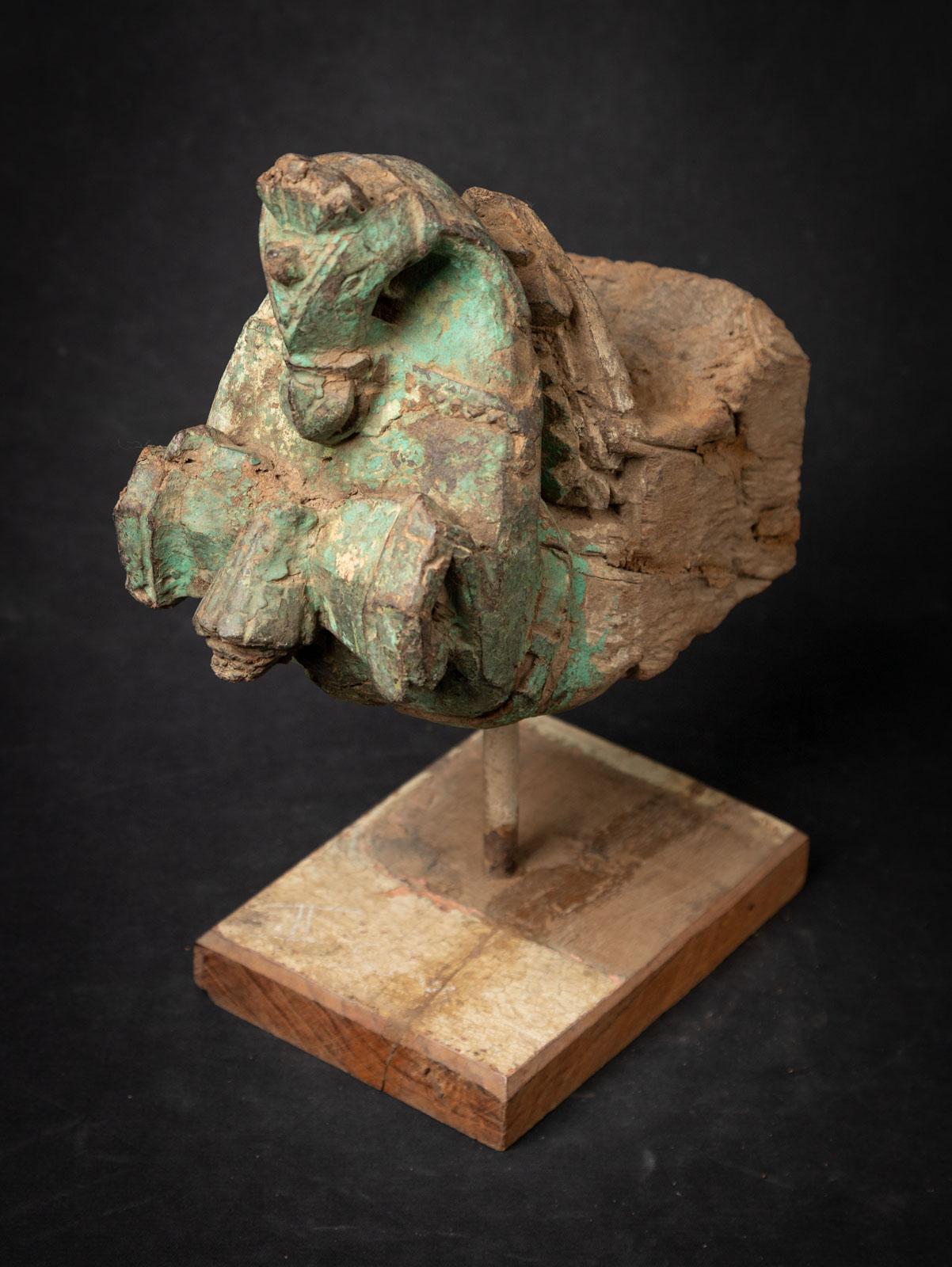 18th century Antique wooden temple fragment of a Horse head from India For Sale 4