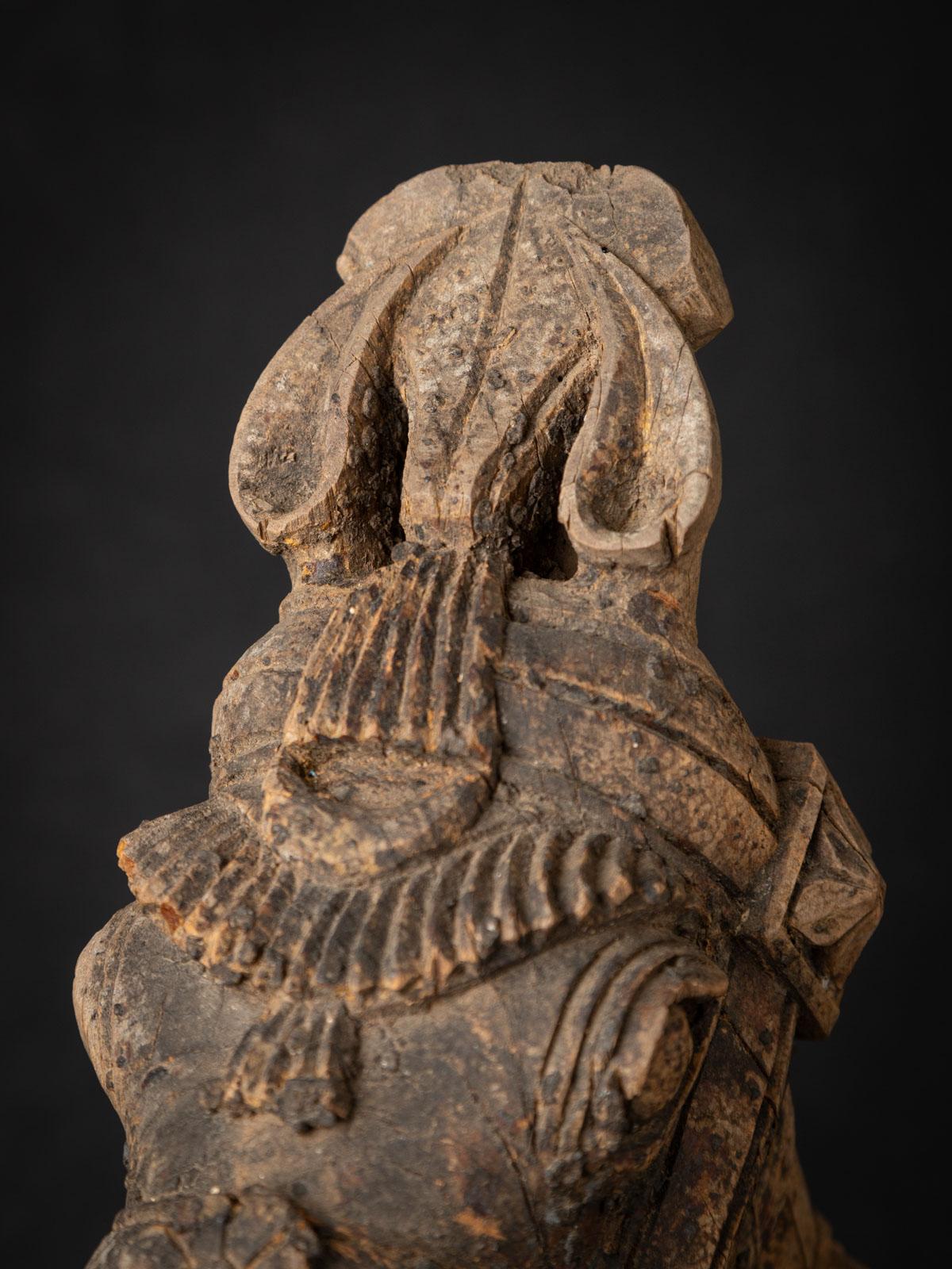 18th century Antique wooden temple fragment of a Horse head from India 4