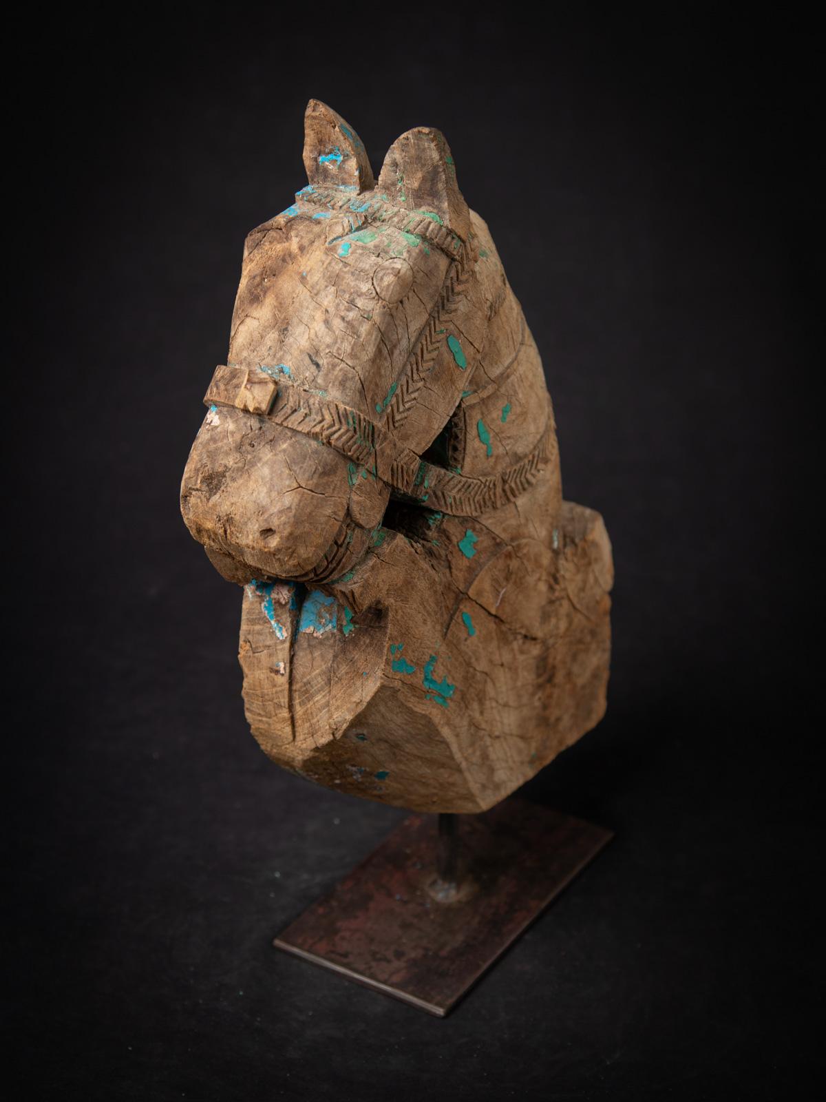 18th century Antique wooden temple fragment of a Horse head from India For Sale 4