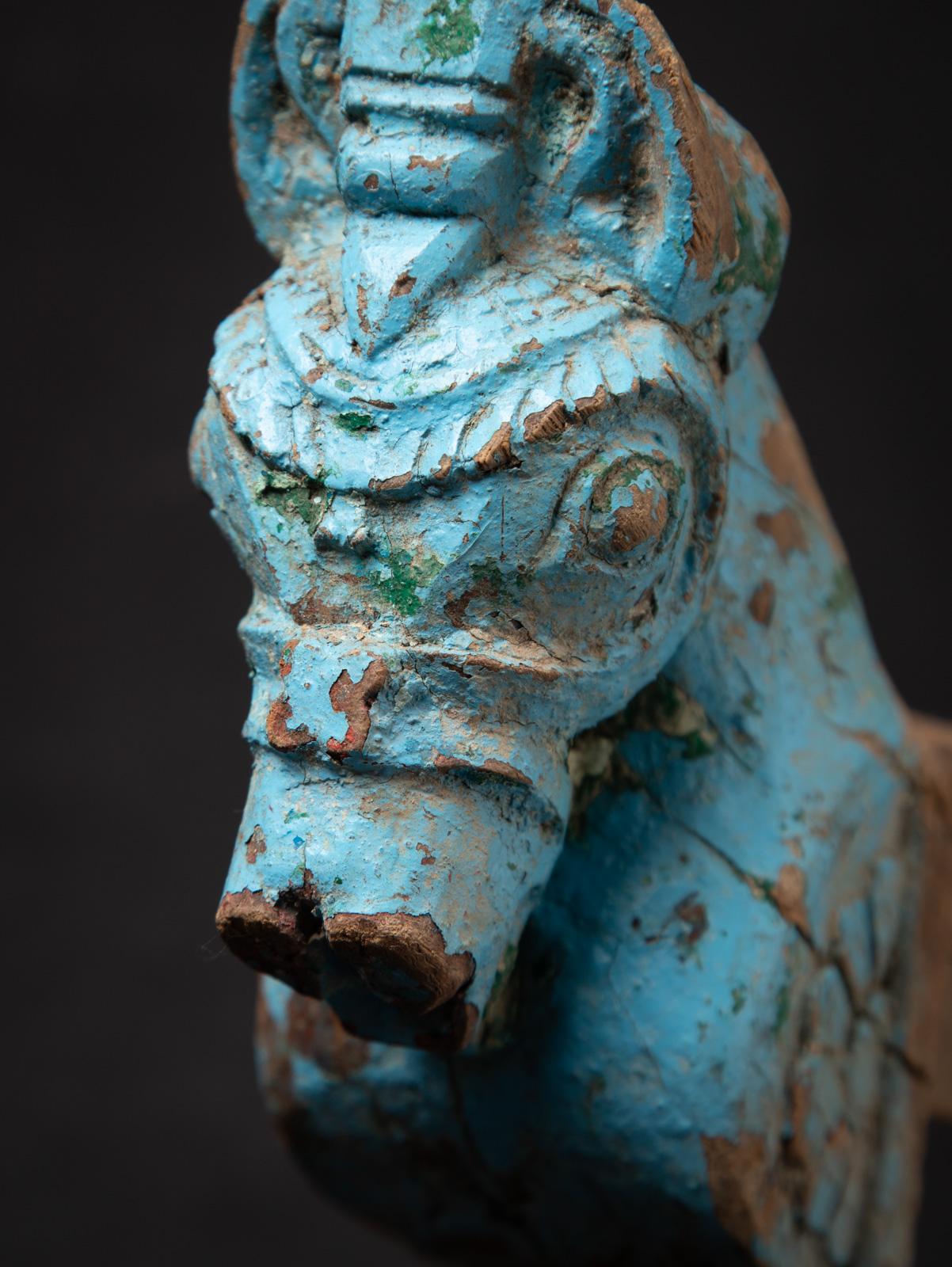 18th century Antique wooden temple fragment of a Horse head from India 5