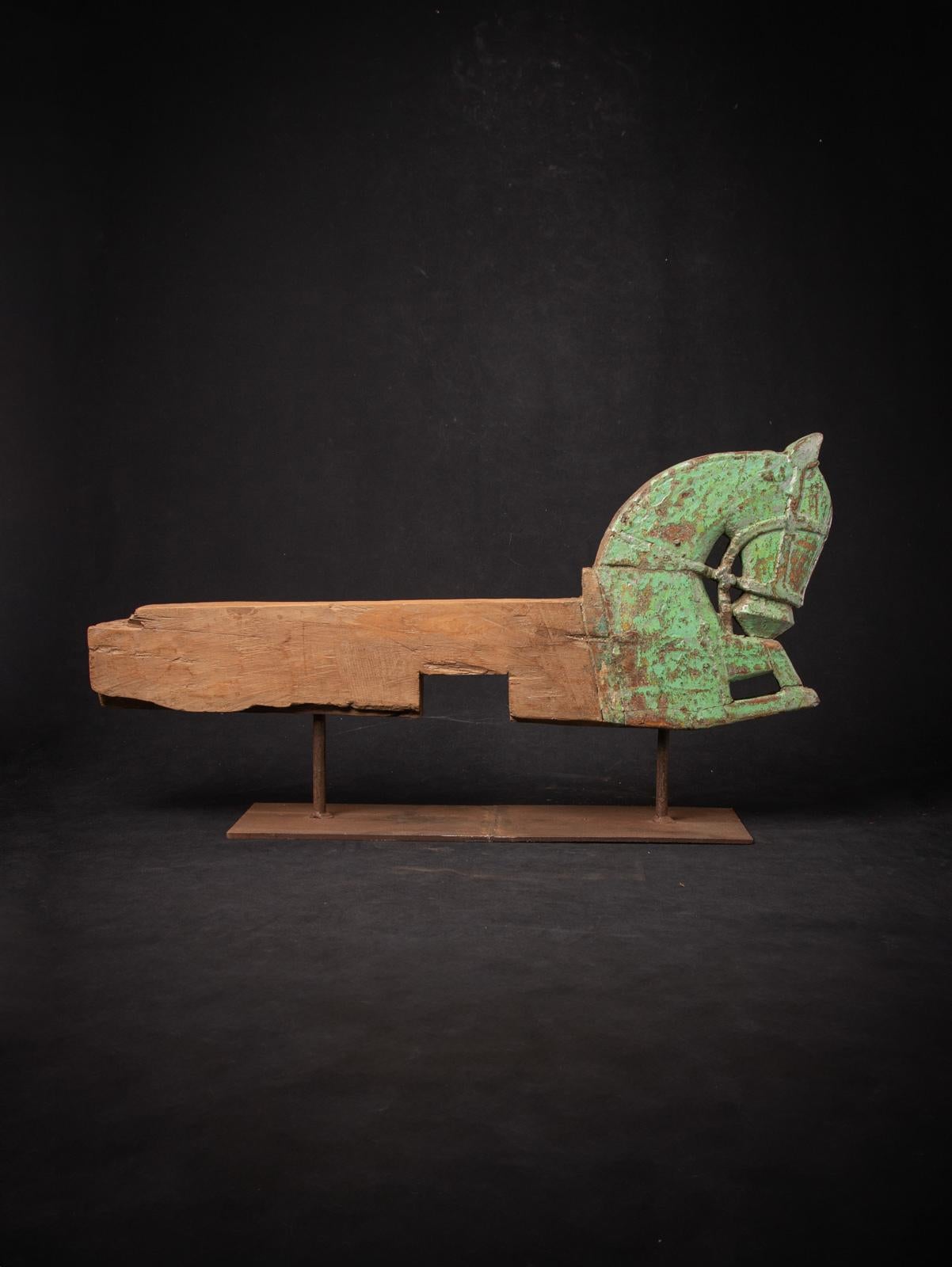18th century Antique wooden temple fragment of a Horse head from India For Sale 6