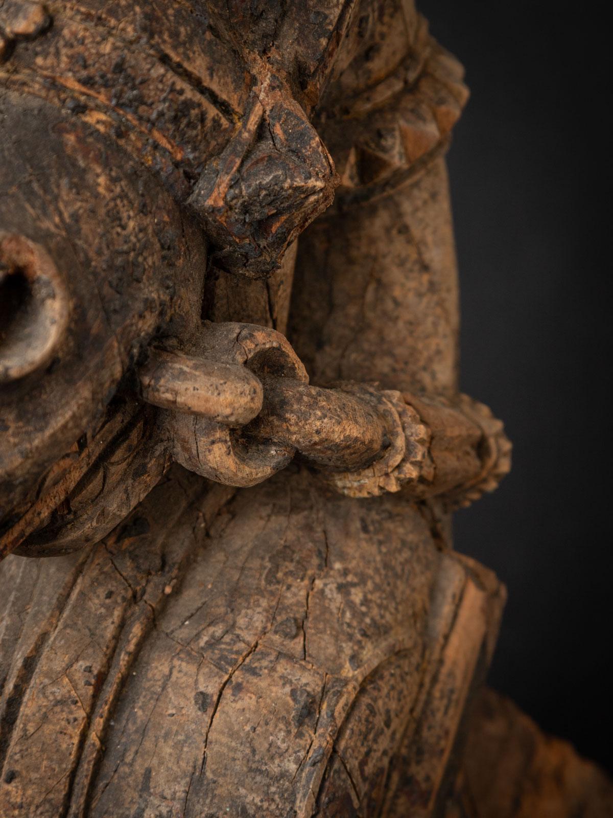 18th century Antique wooden temple fragment of a Horse head from India 7