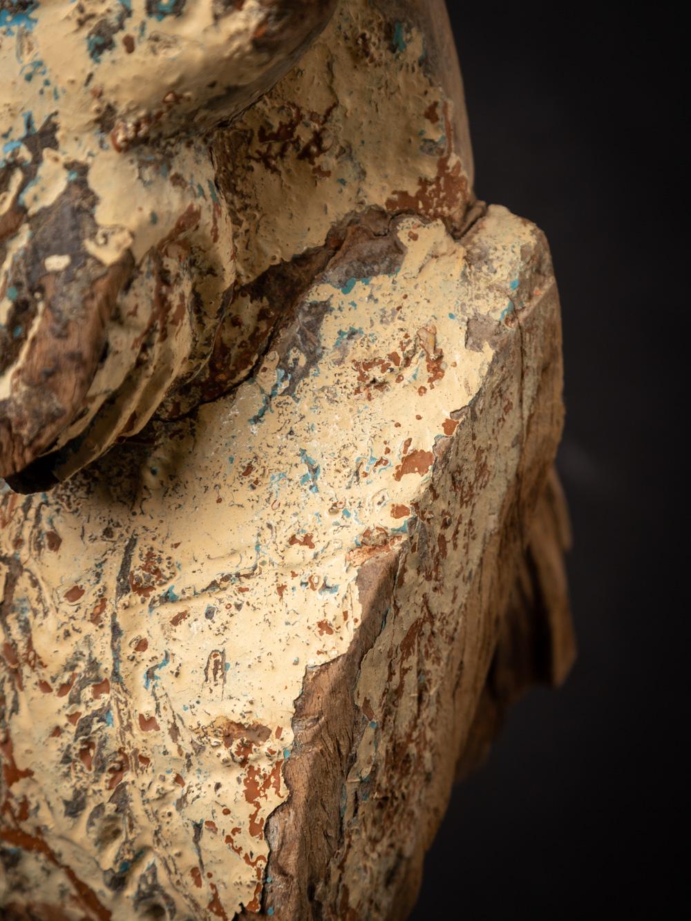 Antikes Tempelfragment eines Pferdekopfes aus Indien aus Holz aus dem 18. Jahrhundert im Angebot 9