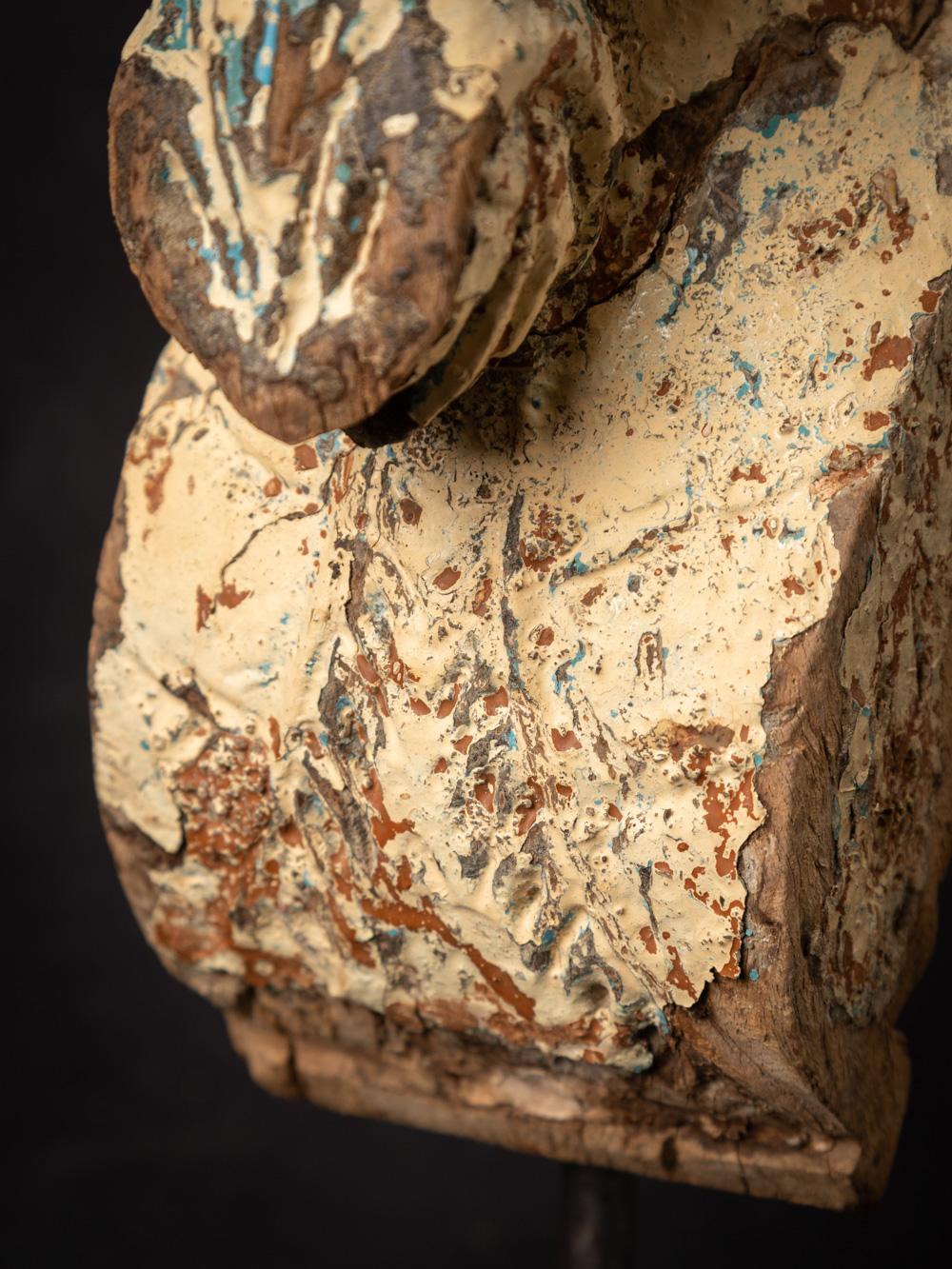 Antikes Tempelfragment eines Pferdekopfes aus Indien aus Holz aus dem 18. Jahrhundert im Angebot 10
