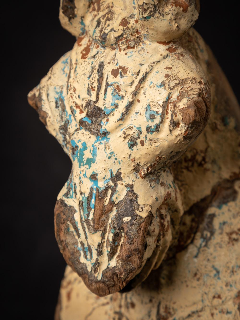 Antikes Tempelfragment eines Pferdekopfes aus Indien aus Holz aus dem 18. Jahrhundert im Angebot 12