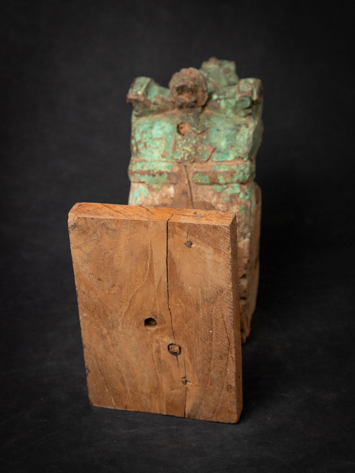 18th century Antique wooden temple fragment of a Horse head from India For Sale 11