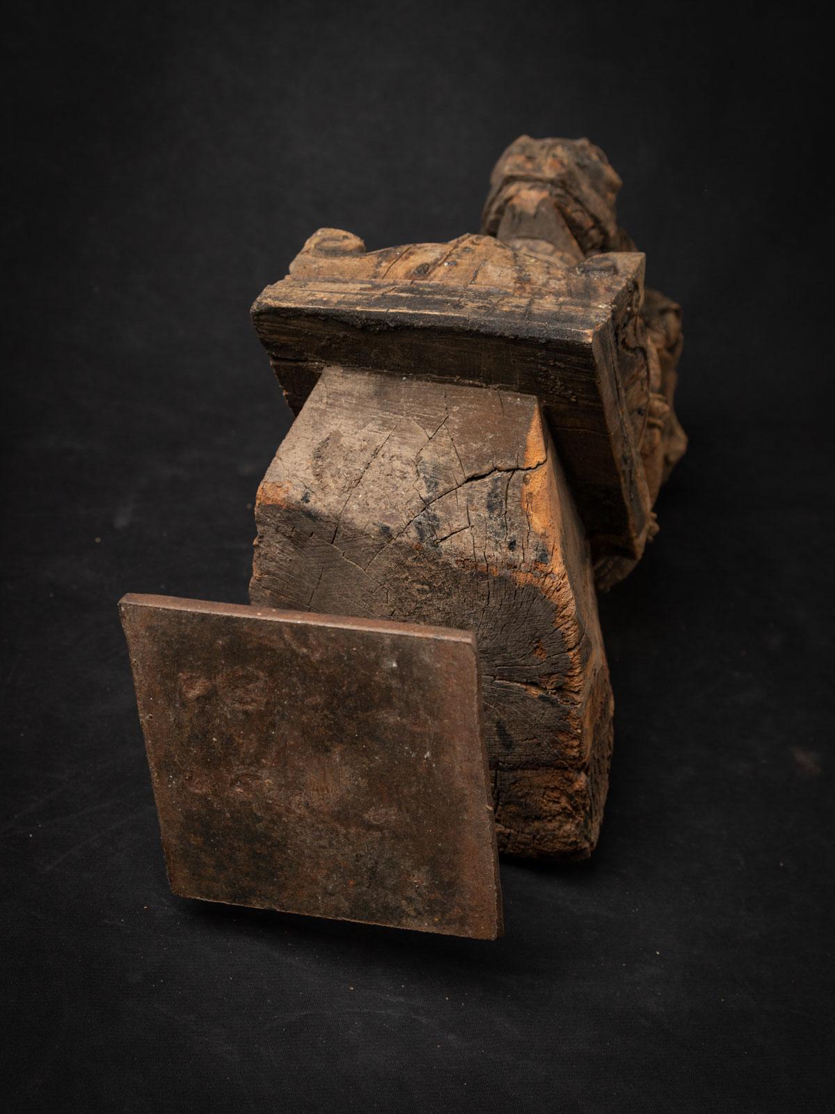 18th century Antique wooden temple fragment of a Horse head from India 11