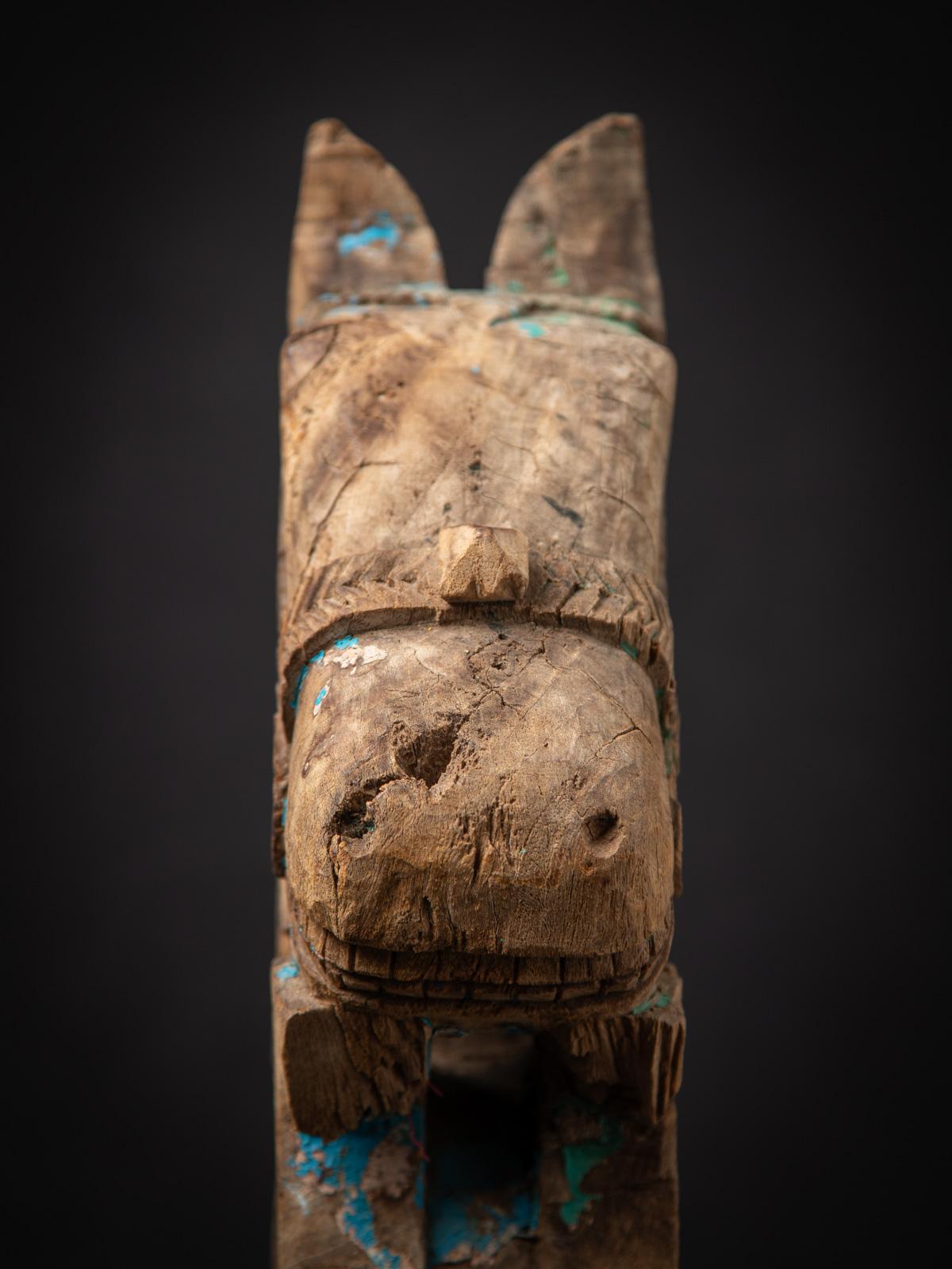 18th century Antique wooden temple fragment of a Horse head from India For Sale 2