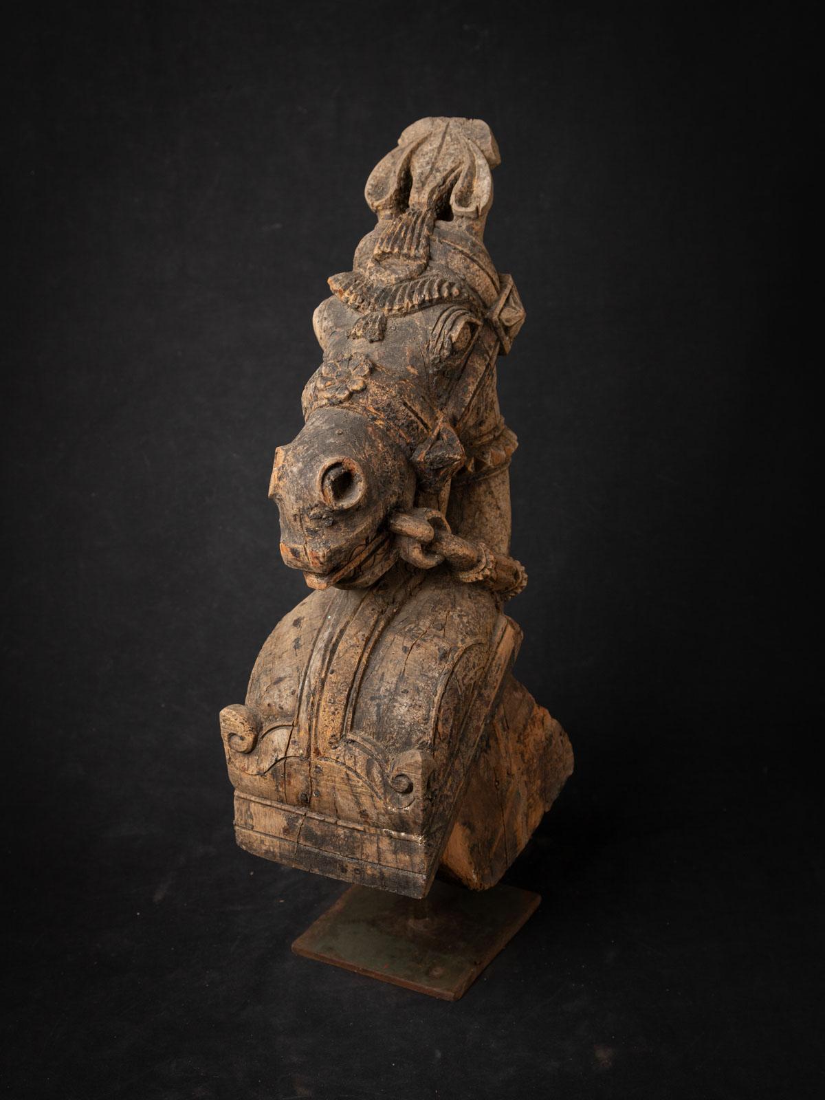 18th century Antique wooden temple fragment of a Horse head from India 3