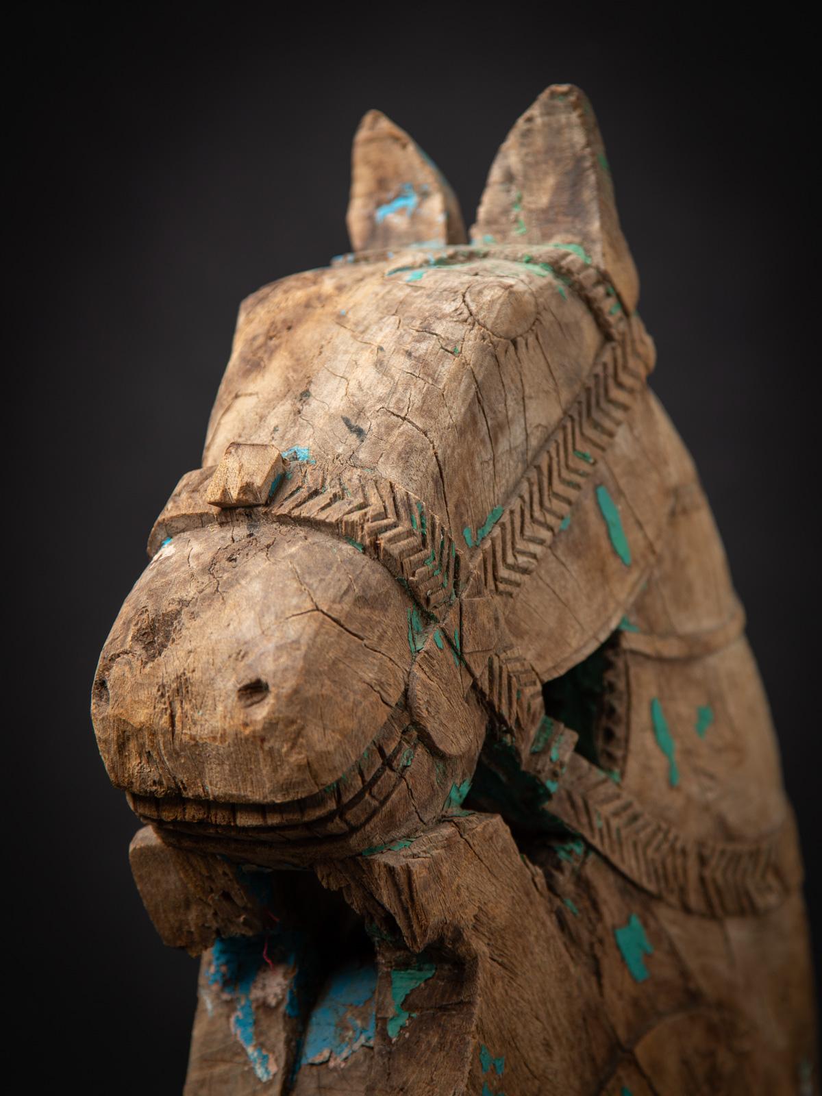 18th century Antique wooden temple fragment of a Horse head from India For Sale 3