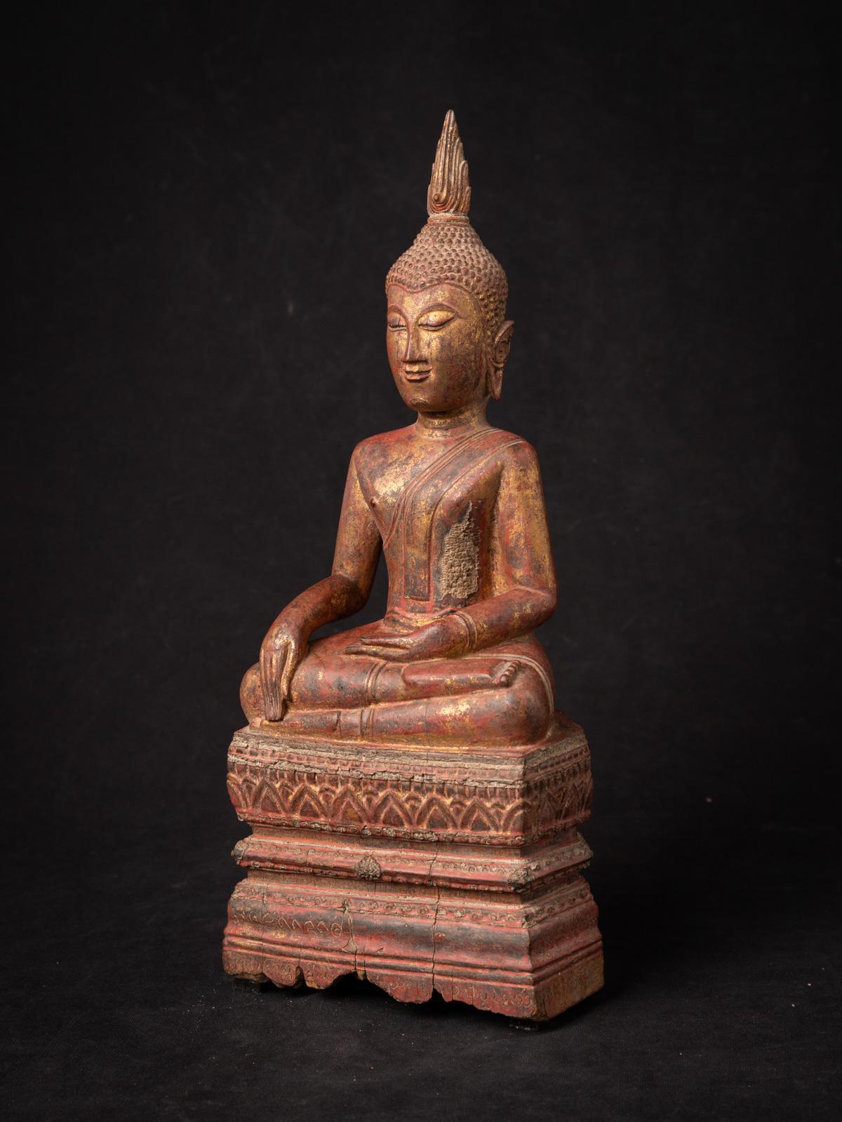 Antike thailändische Buddha-Statue aus Holz aus dem 18. Jahrhundert in Bhumisparsha Mudra im Angebot 15