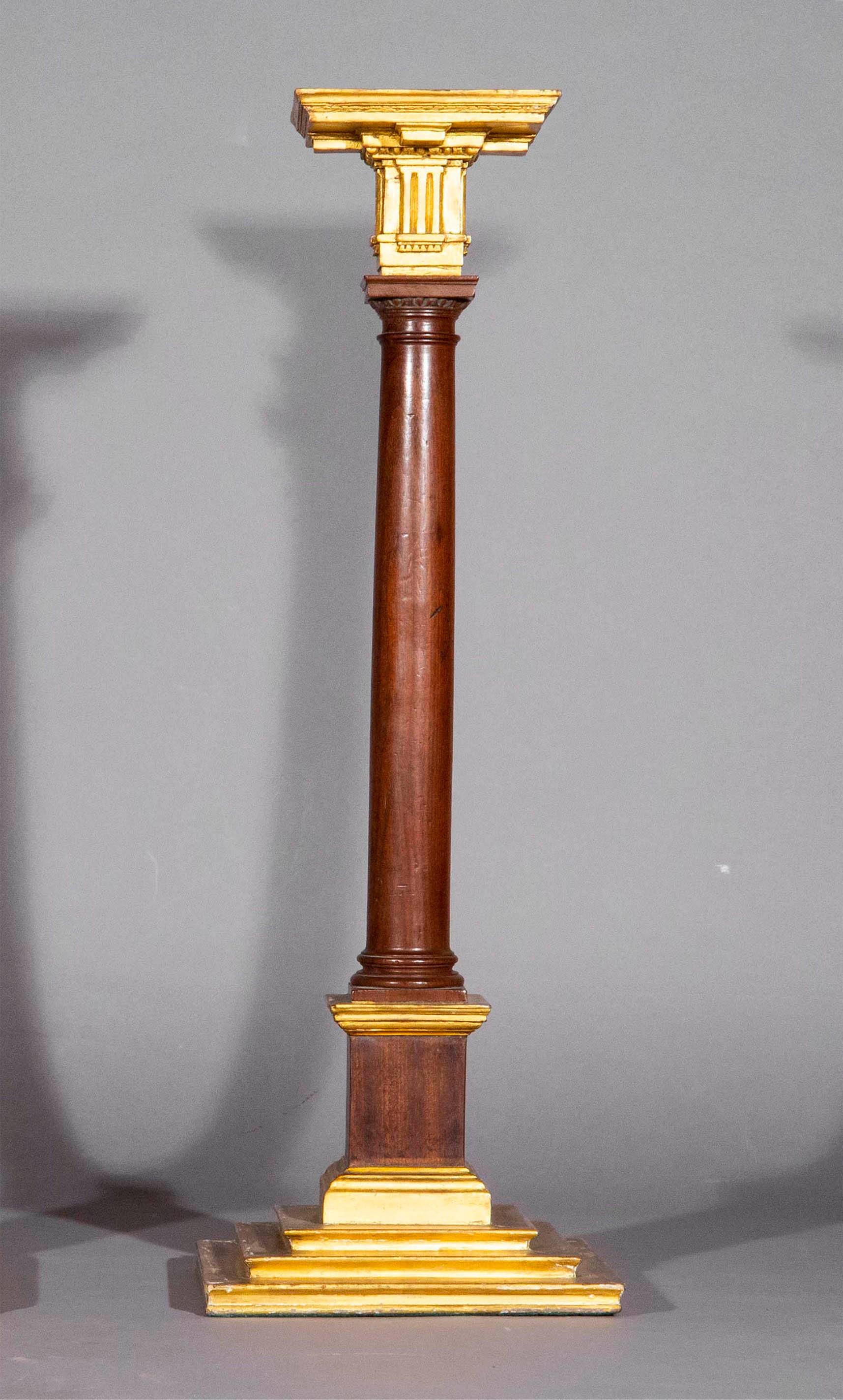 Noyer XVIIIe siècle, Modèle architectural de colonne dorique en vente