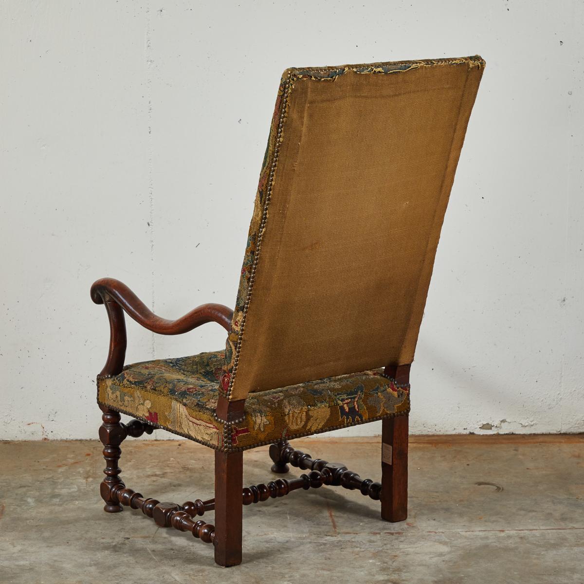 18th Century Armchair with Tapestry In Good Condition For Sale In Los Angeles, CA
