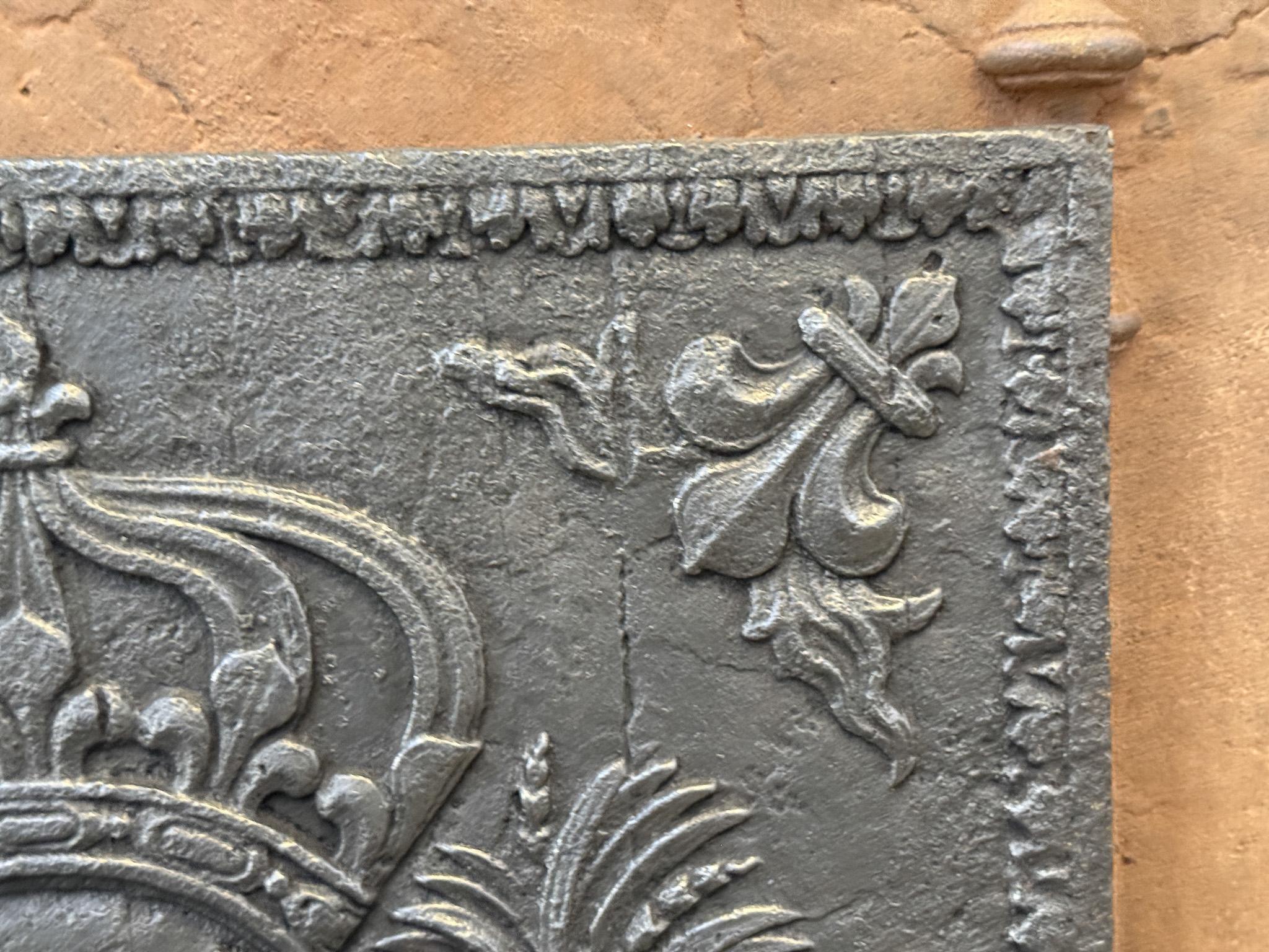 Plaque de cheminée XVIIIe siècle aux armes de France en vente 2