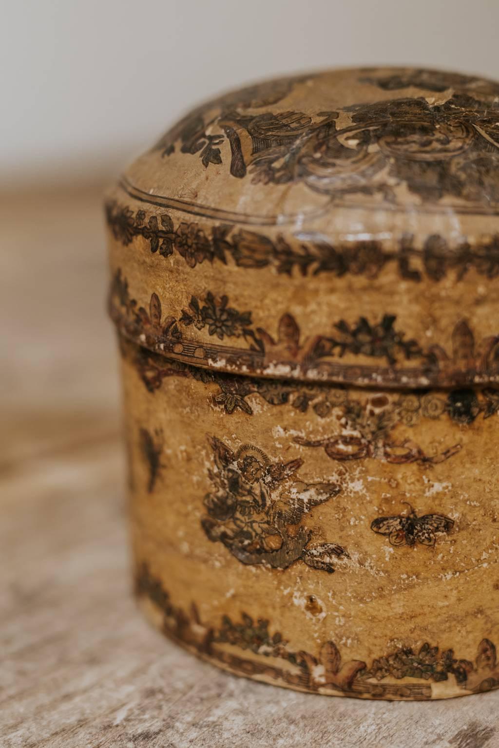 Caja de tiza veneciana Arte Povera del siglo XVIII en Desgastado estado para la venta en Brecht, BE