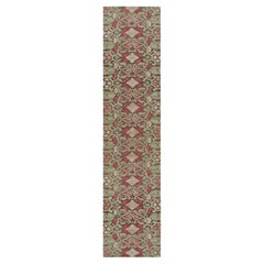 Tapis de couloir en laine marron au design inspiré du style d'Aubusson du 18ème siècle par Rug & Kilim