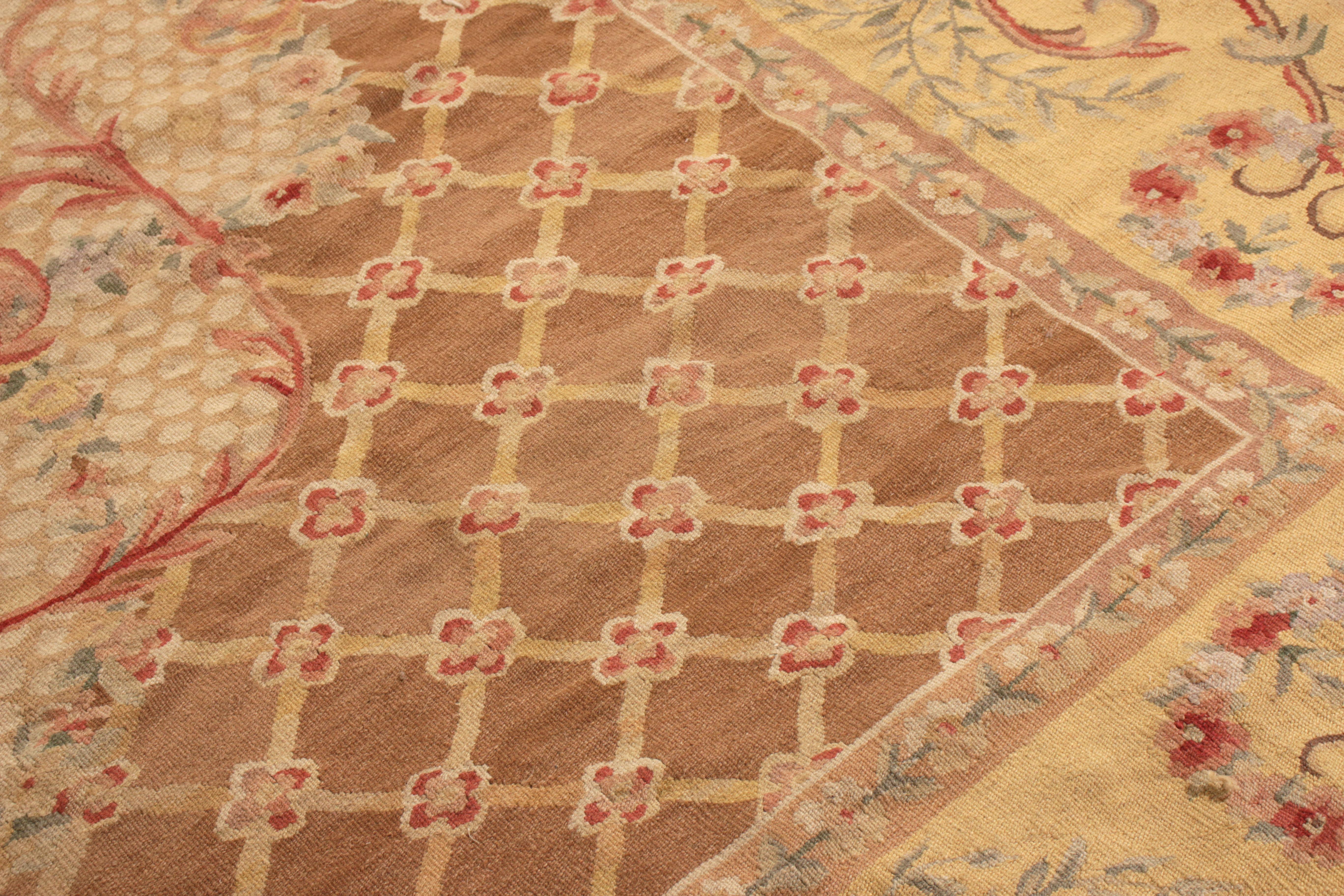 18th Century Aubusson Style Kilim Beige Brown Medallion Style Rug In Good Condition For Sale In Long Island City, NY