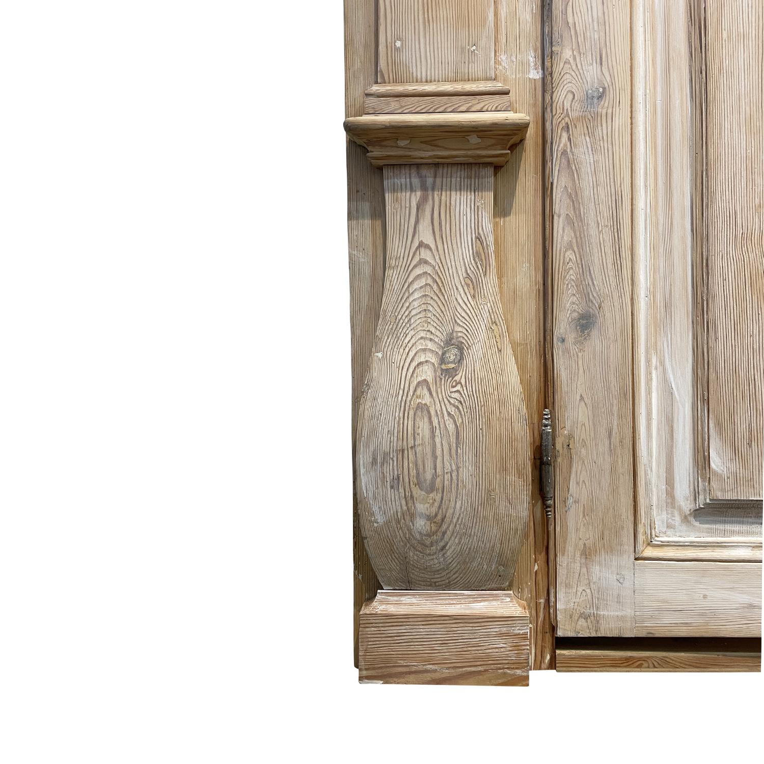 18th Century Austrian Baroque Antique Pinewood Entrance Door For Sale 7