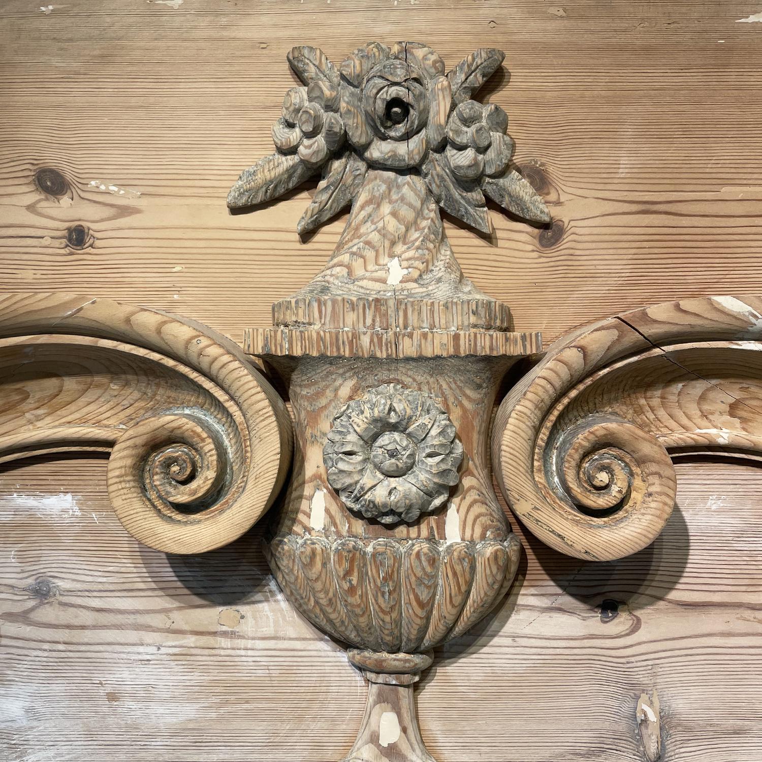 18th Century Austrian Baroque Antique Pinewood Entrance Door For Sale 1