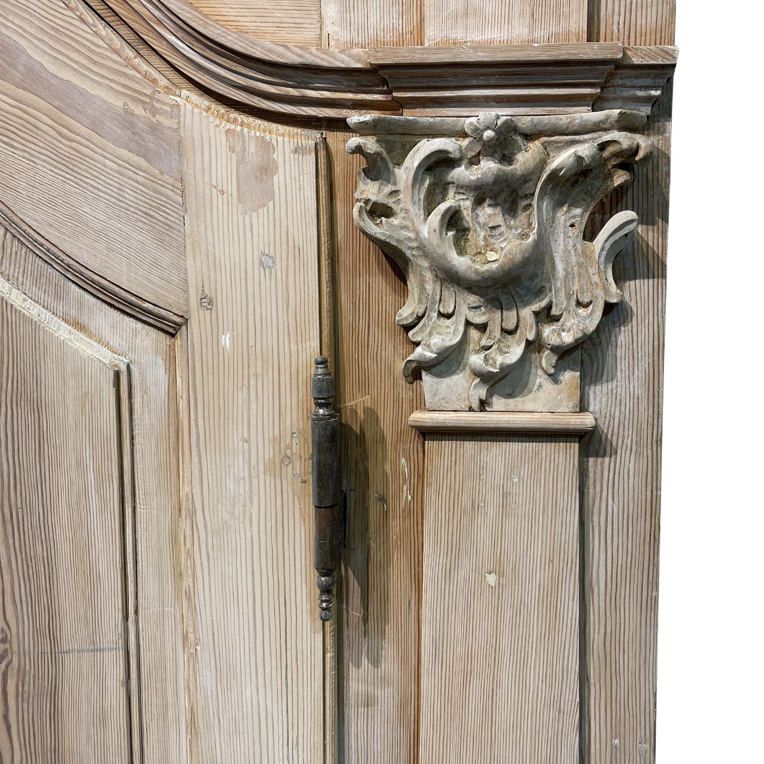 Métal Porte d'entrée en pin antique baroque autrichien du 18e siècle