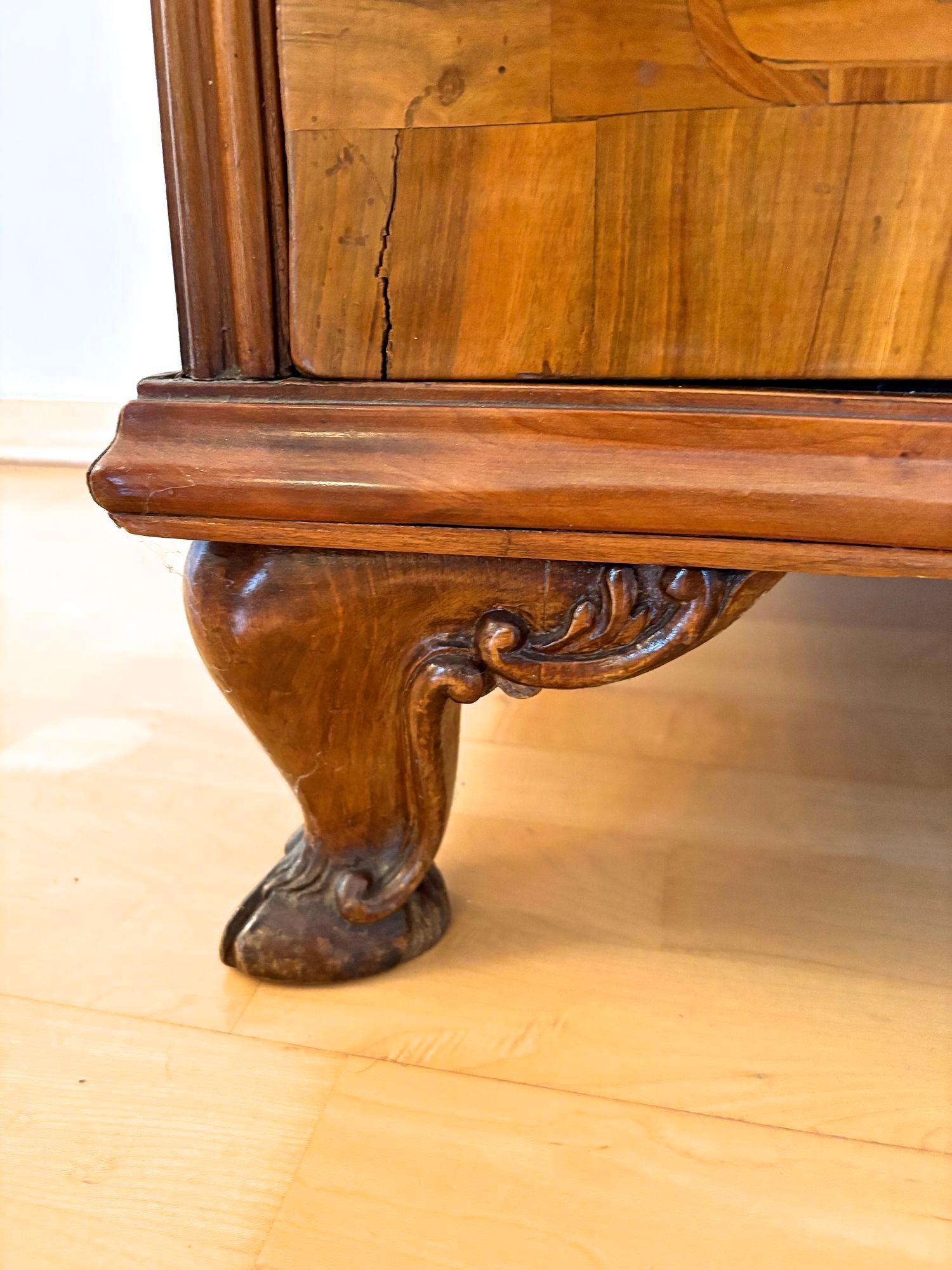 18th Century Austrian Baroque Secretaire/ Bureau Cabinet, Nutwood, AT ca. 1770 For Sale 8