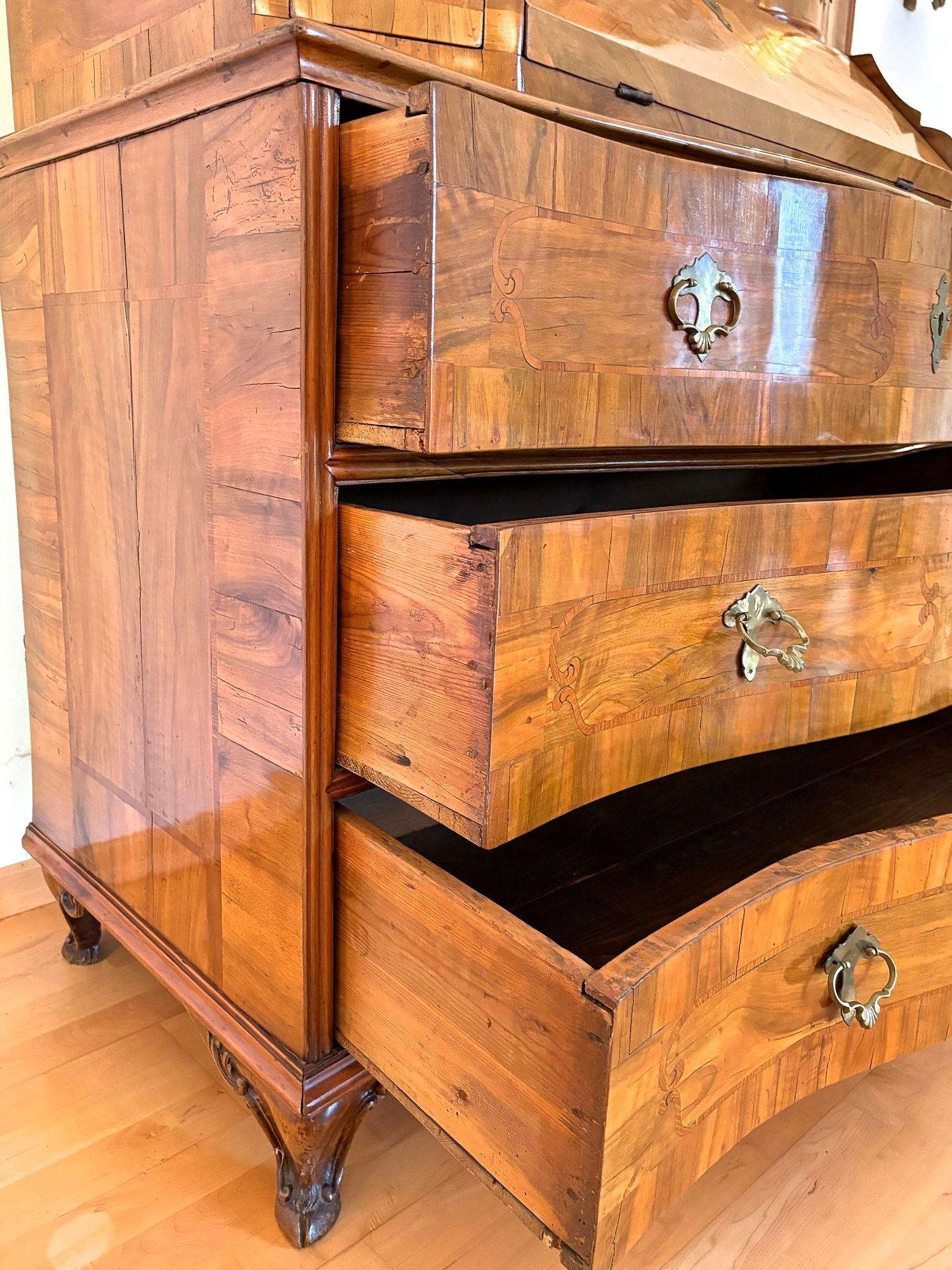 18th Century Austrian Baroque Secretaire/ Bureau Cabinet, Nutwood, AT ca. 1770 For Sale 11