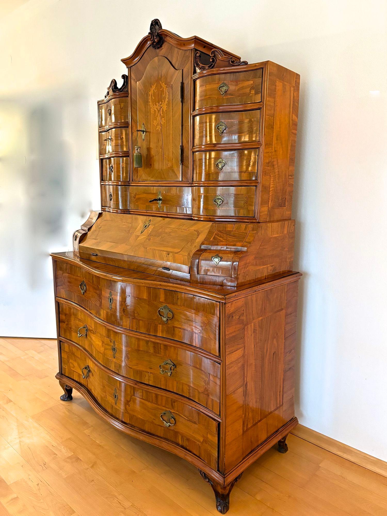 18th Century Austrian Baroque Secretaire/ Bureau Cabinet, Nutwood, AT ca. 1770 For Sale 12