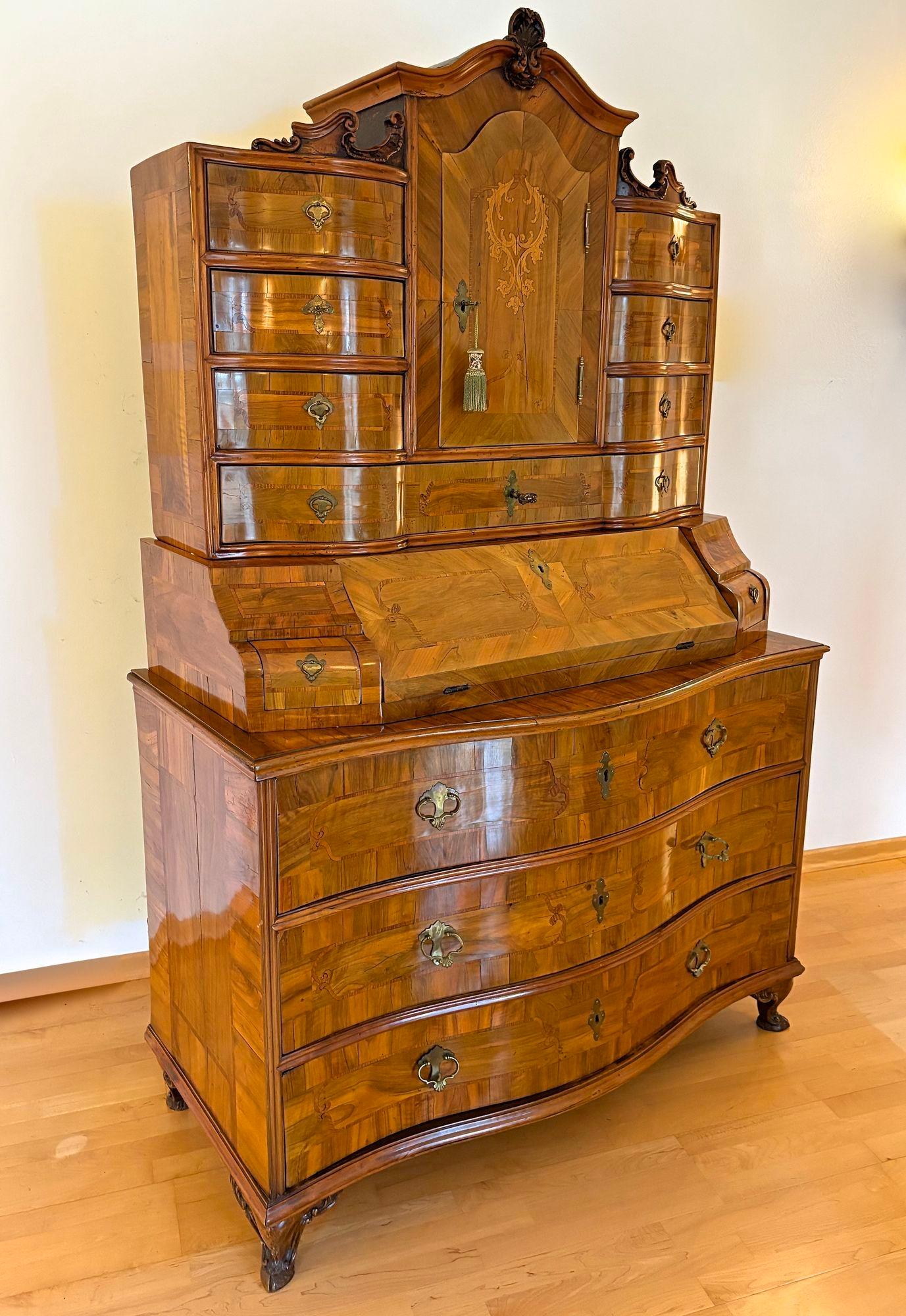 18th Century Austrian Baroque Secretaire/ Bureau Cabinet, Nutwood, AT ca. 1770 For Sale 13