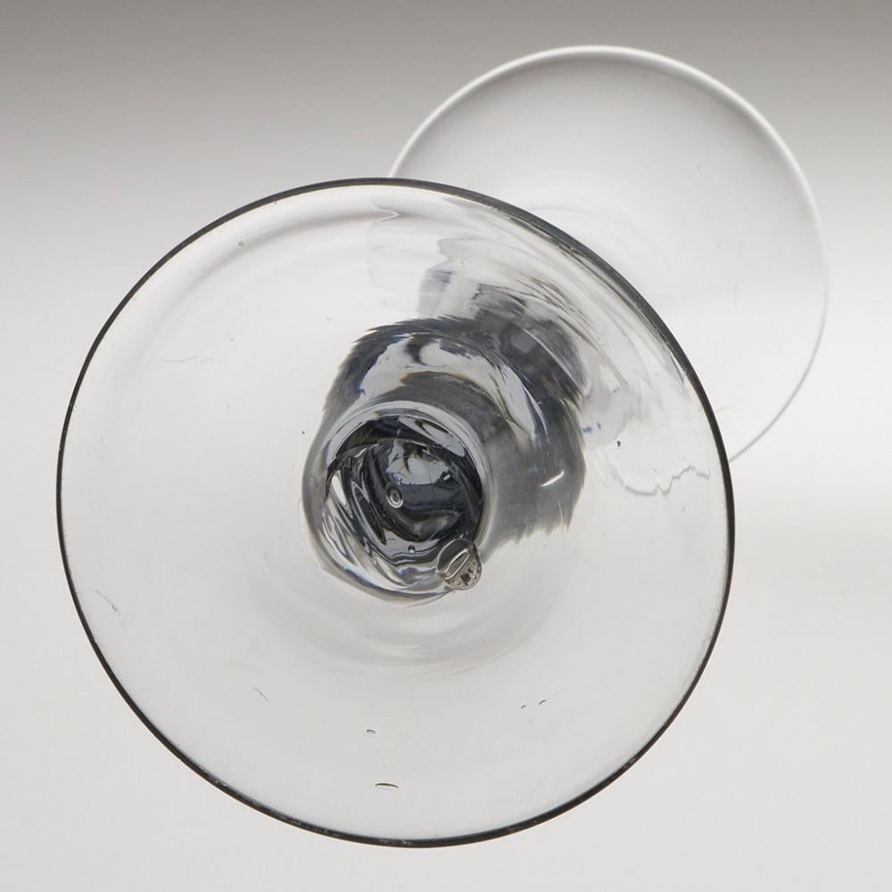 Metà XVIII secolo Bicchiere da vino con stelo a balaustro del XVIII secolo 1730-1777 in vendita
