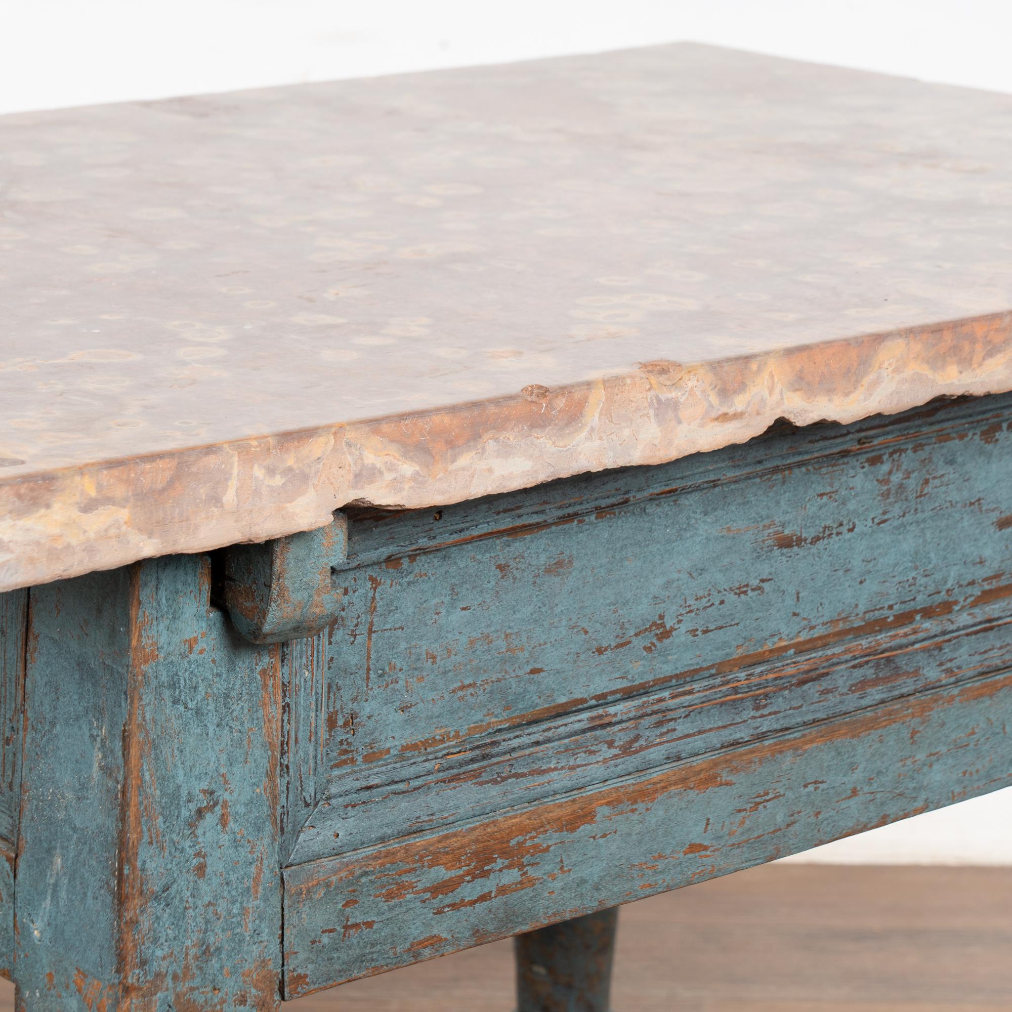 Table baroque du 18ème siècle en chêne peint en bleu, Suède en vente 6