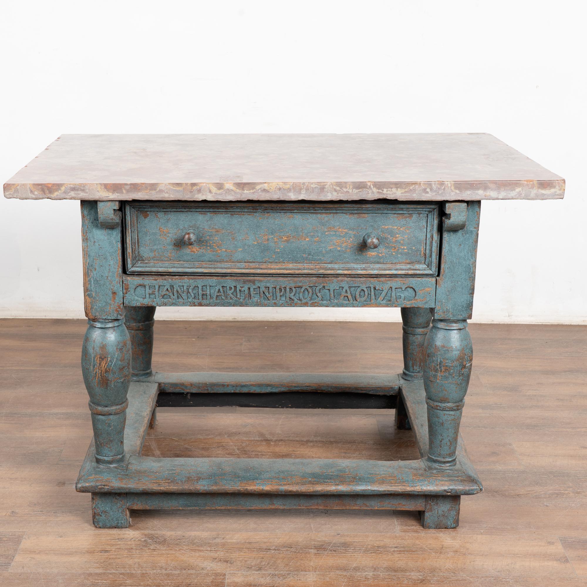Suédois Table baroque du 18ème siècle en chêne peint en bleu, Suède en vente