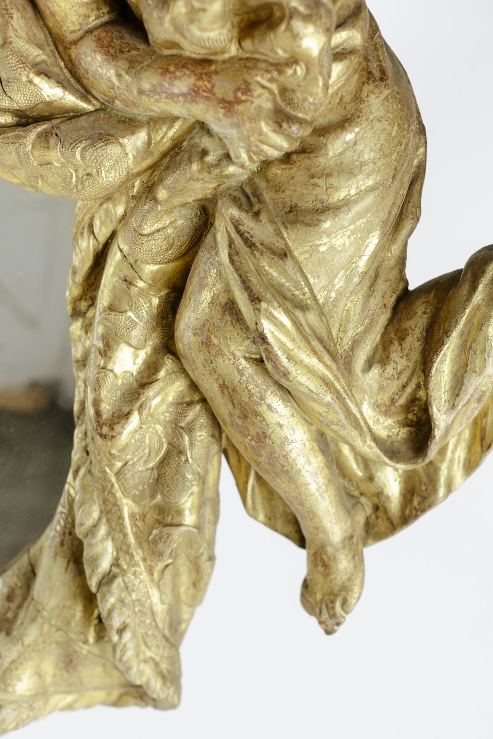 Bois doré Miroir baroque du 18e siècle en bois sculpté et doré en vente