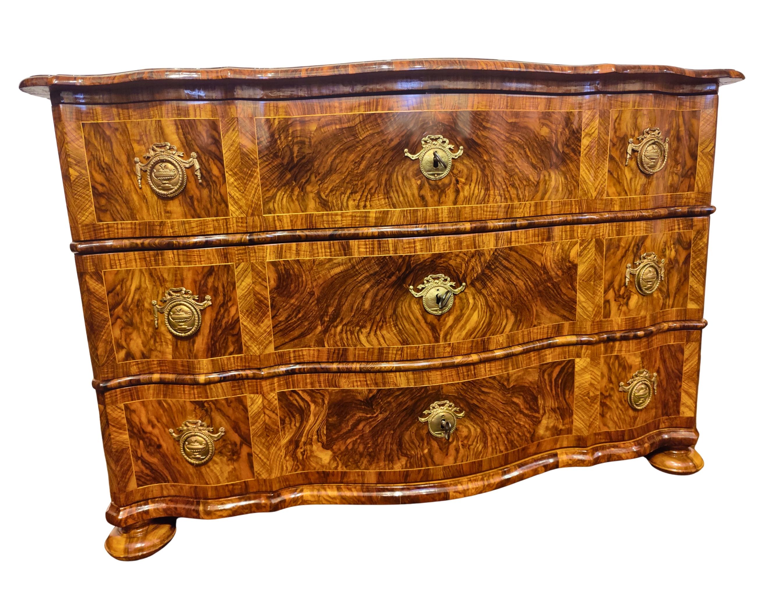 18th Century German Baroque Commode in Walnut Veneer with Cube Marquetry Top For Sale 4