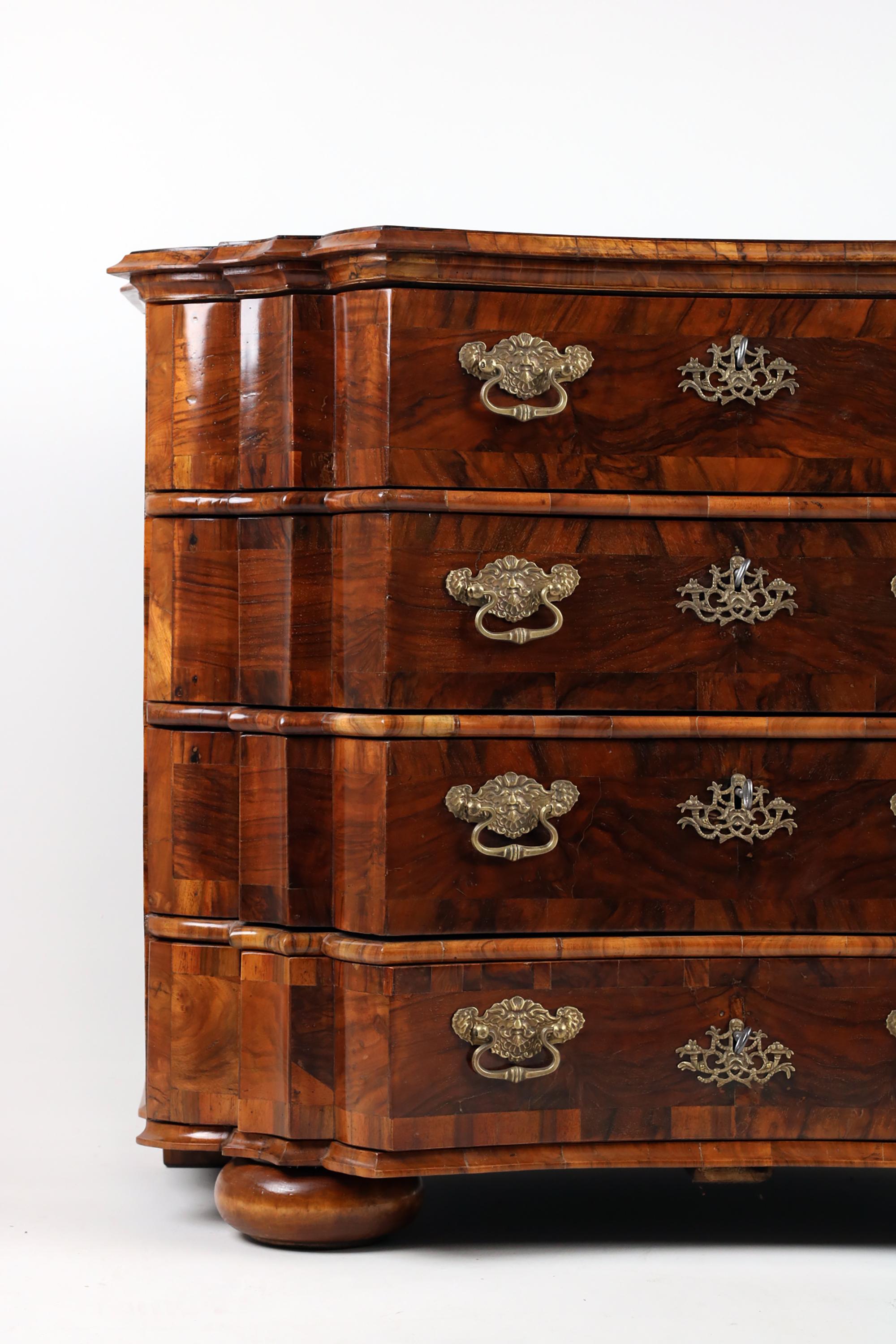 18th Century Baroque Chest of Drawers For Sale 4