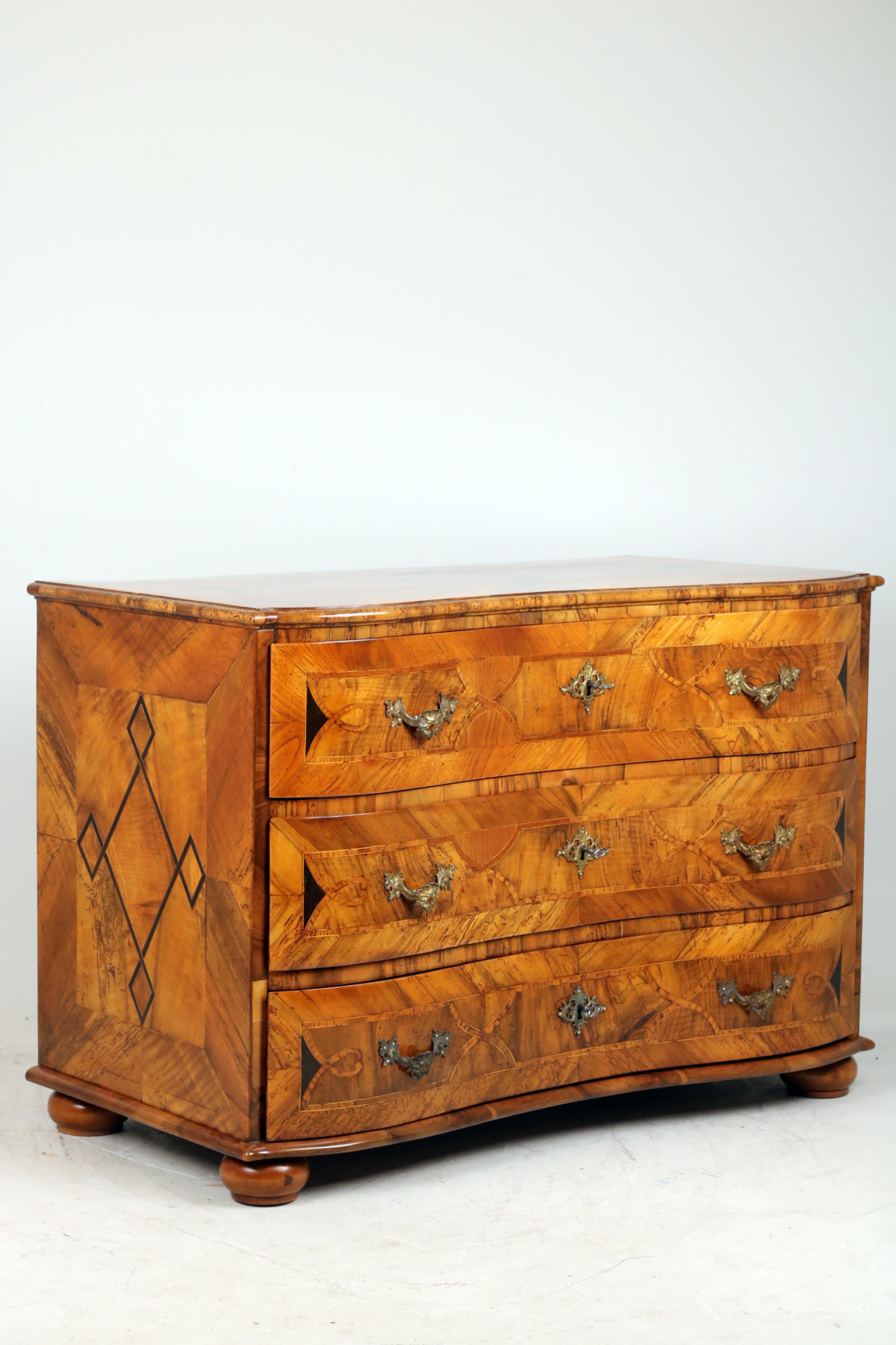 18th Century Baroque Chest of Drawers In Good Condition In Stahnsdorf, DE