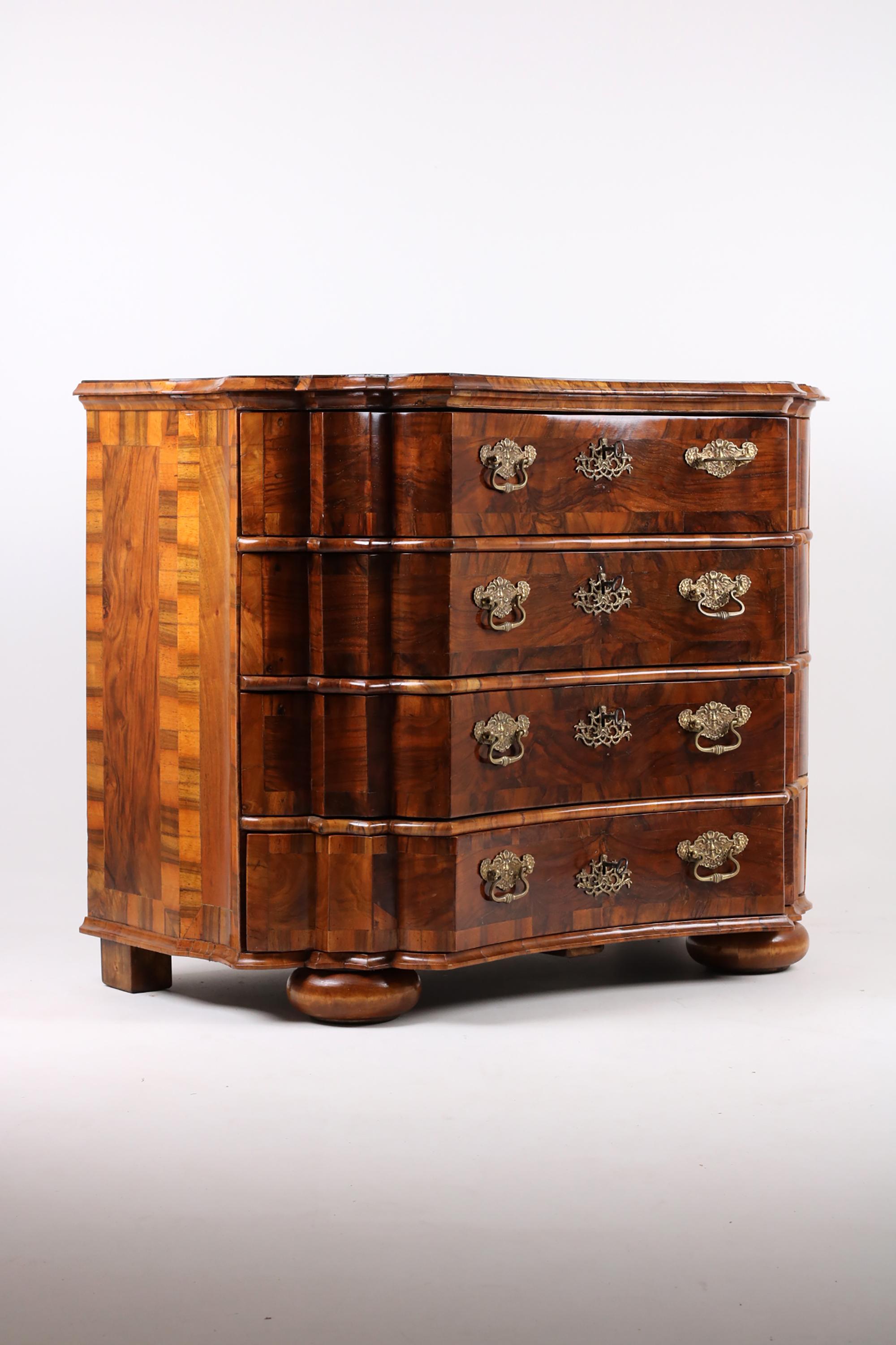 Walnut 18th Century Baroque Chest of Drawers For Sale