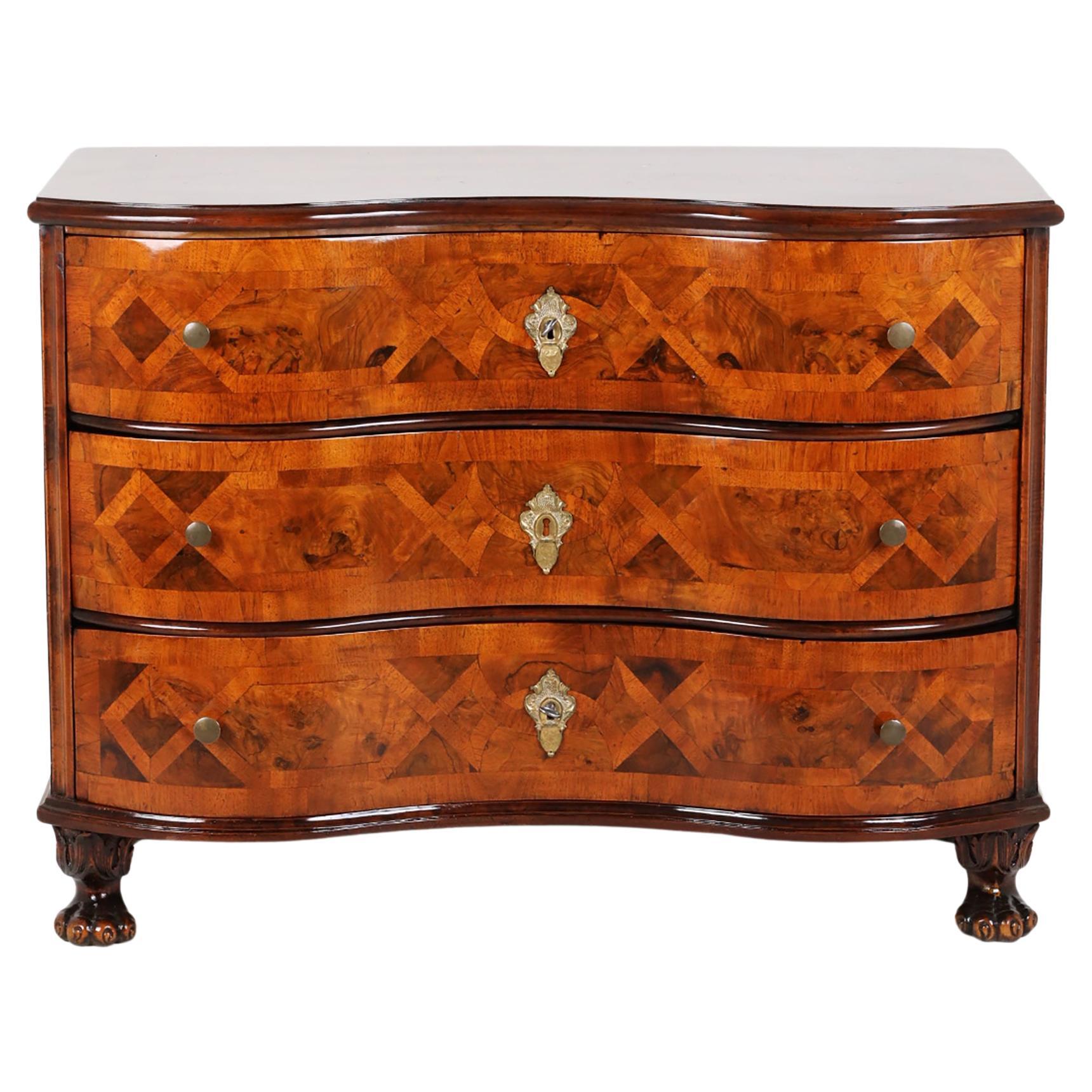 18th Century Baroque Chest of drawers For Sale