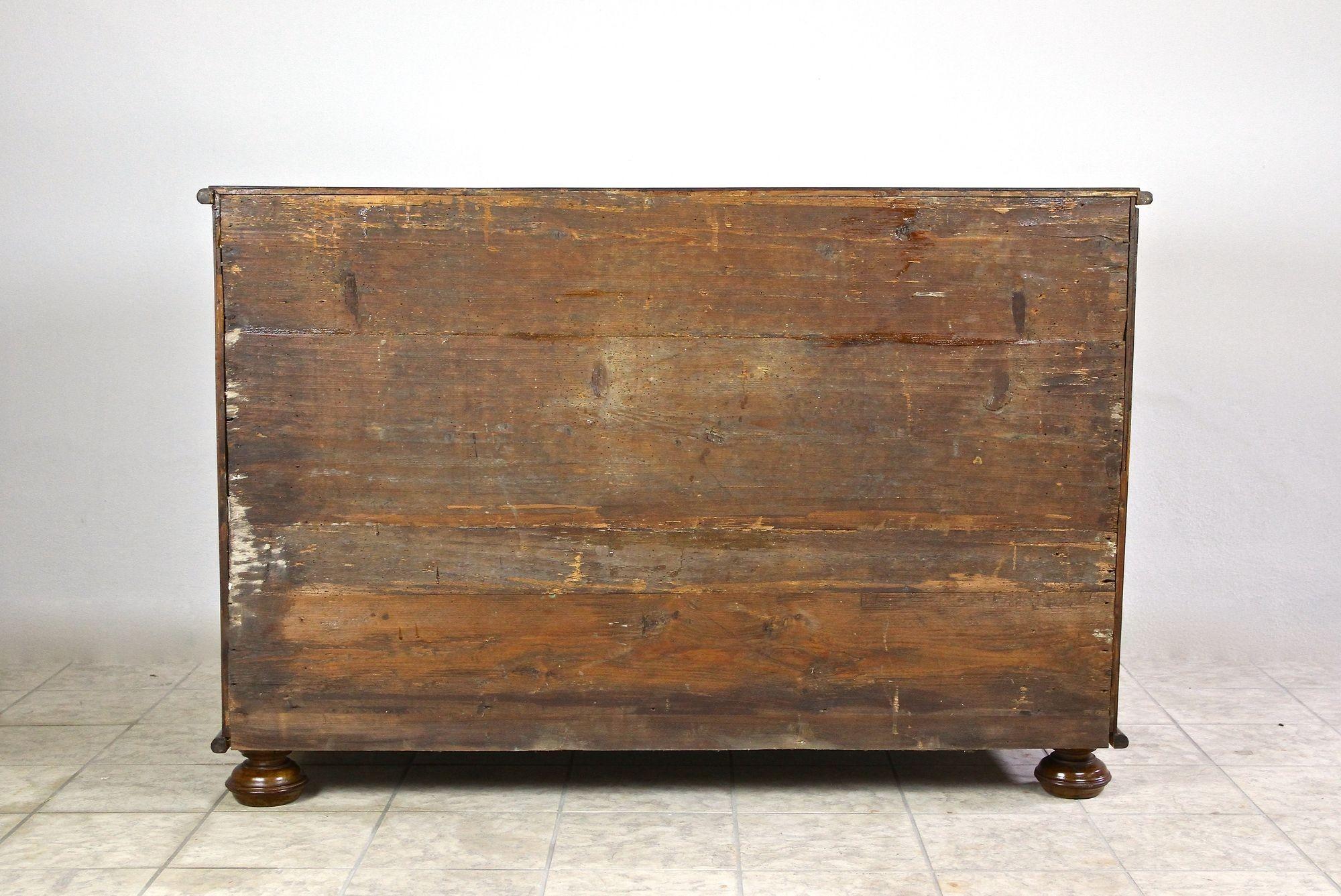 18th Century Baroque Chest Of Drawers, Nutwood - Austria circa 1770 9