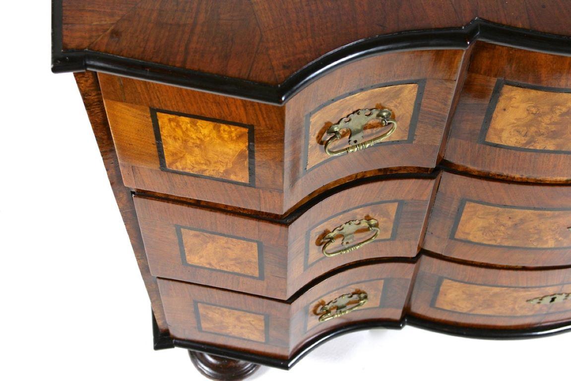 18th Century Baroque Chest Of Drawers, Nutwood/ Maple, Austria circa 1770 For Sale 5