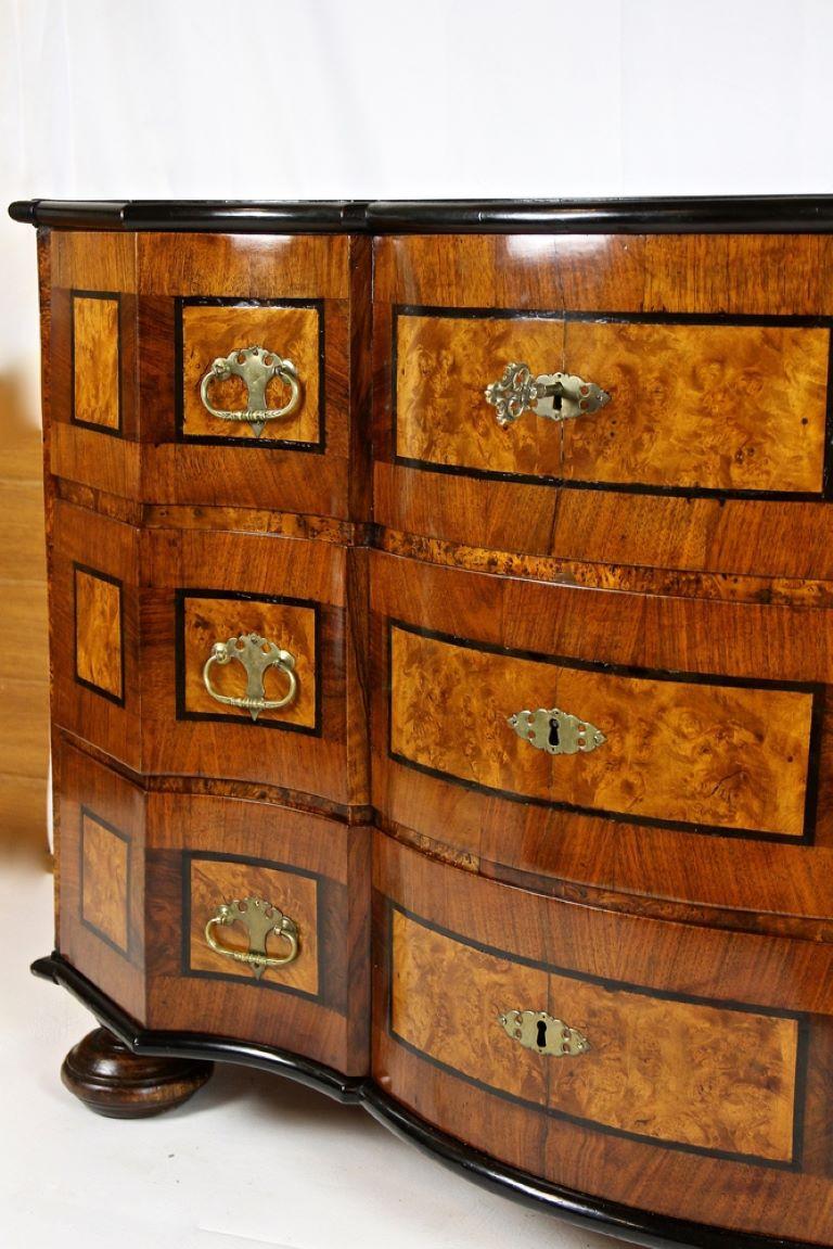 18th Century Baroque Chest Of Drawers, Nutwood/ Maple, Austria circa 1770 For Sale 8