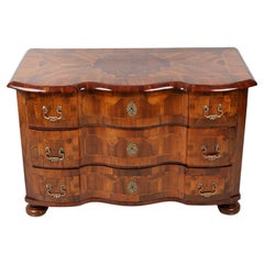 Baroque 18th Century Chest of Drawers For Sale at 1stDibs