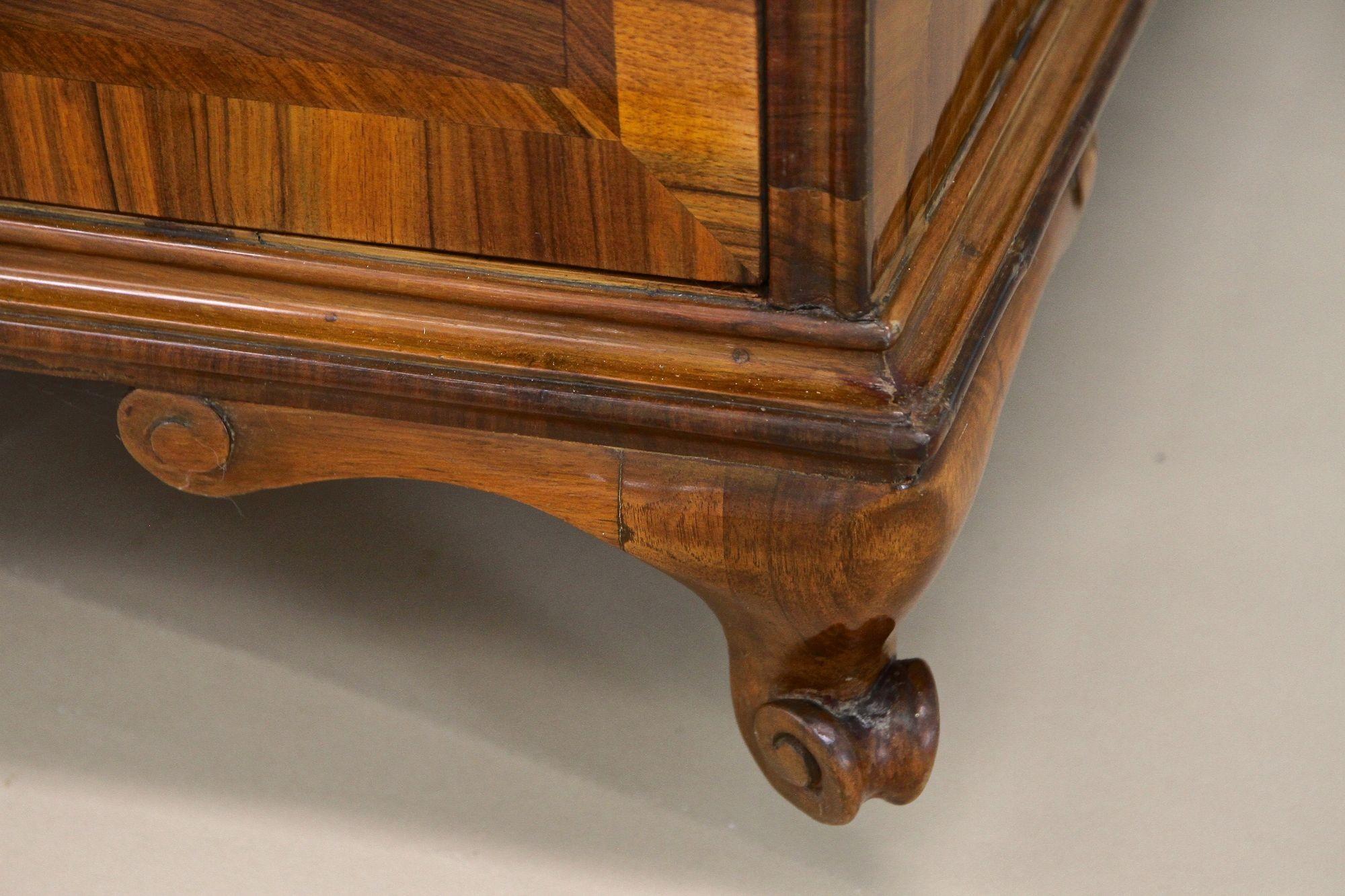 Cassettiera barocca/classica del XVIII secolo, legno di noce, Austria 1780 ca. in vendita 5
