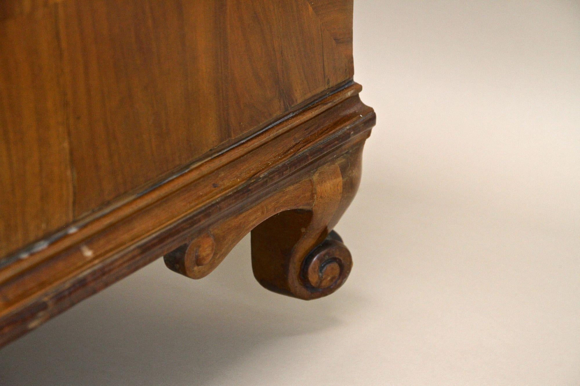 Cassettiera barocca/classica del XVIII secolo, legno di noce, Austria 1780 ca. in vendita 6