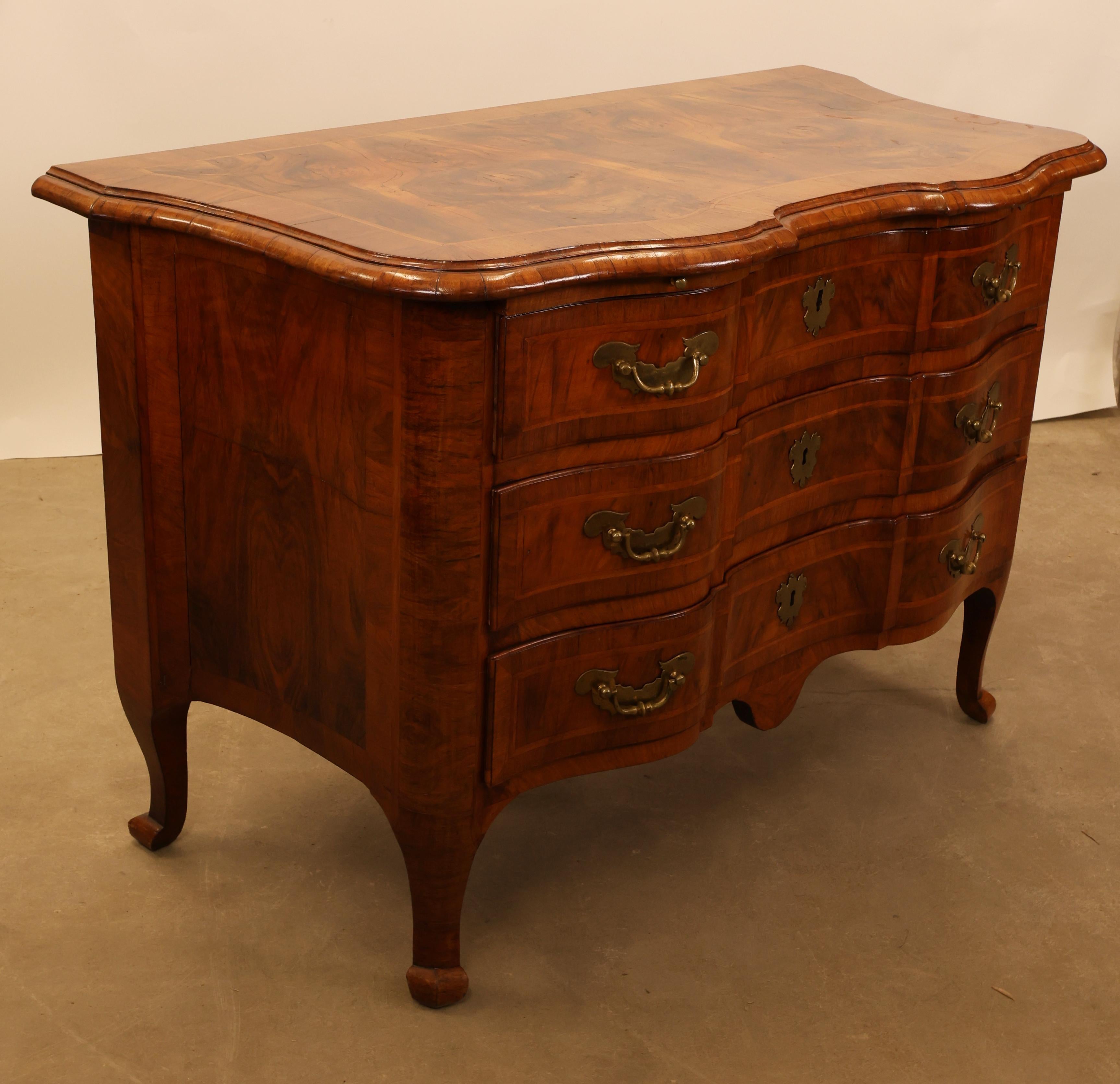 18th Century Baroque Commode For Sale 3